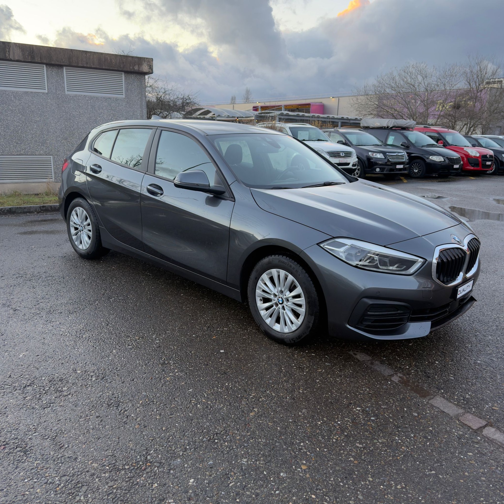 BMW 118d-image-1