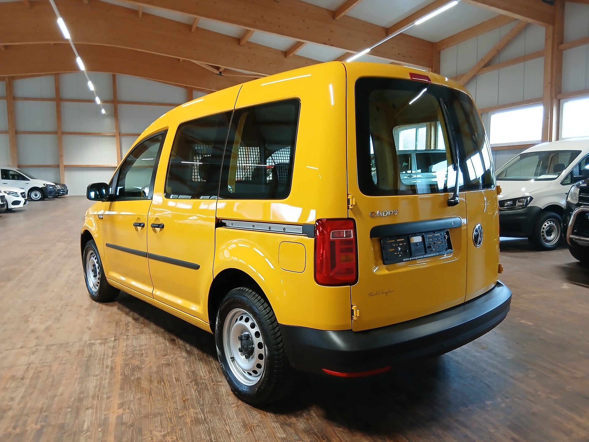 VW Caddy 1.0 TSI BlueMotion Technology-image-5