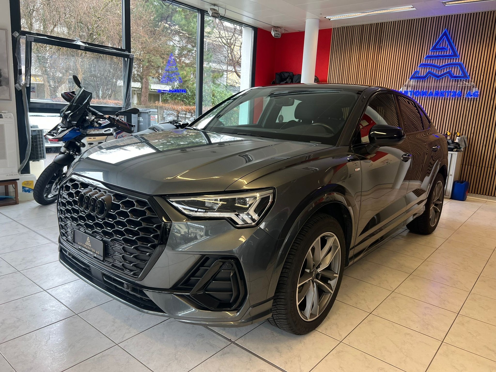 AUDI Q3 Sportback 2.0 35 TDI S line quattro S-Tronic-image-2
