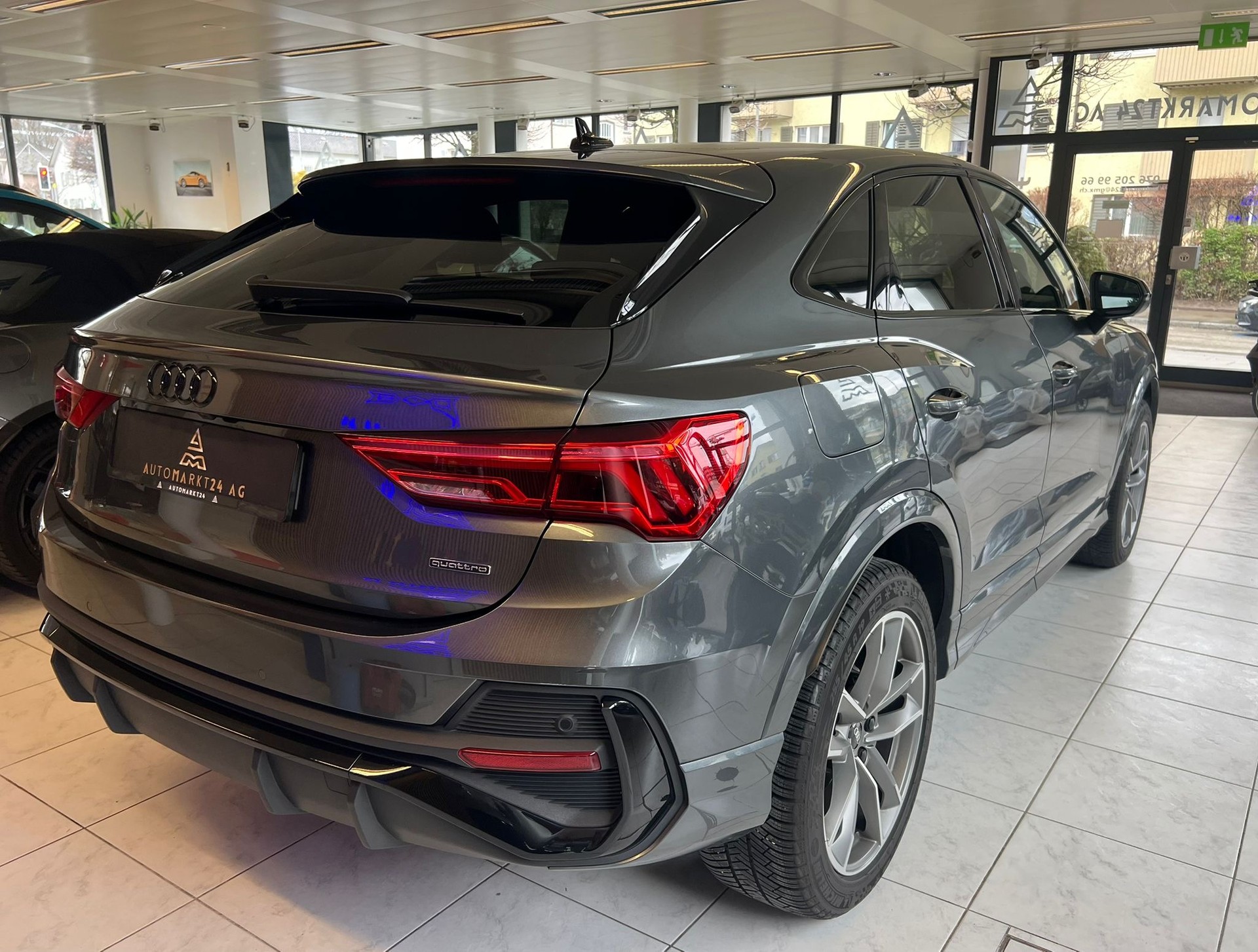 AUDI Q3 Sportback 2.0 35 TDI S line quattro S-Tronic-image-11