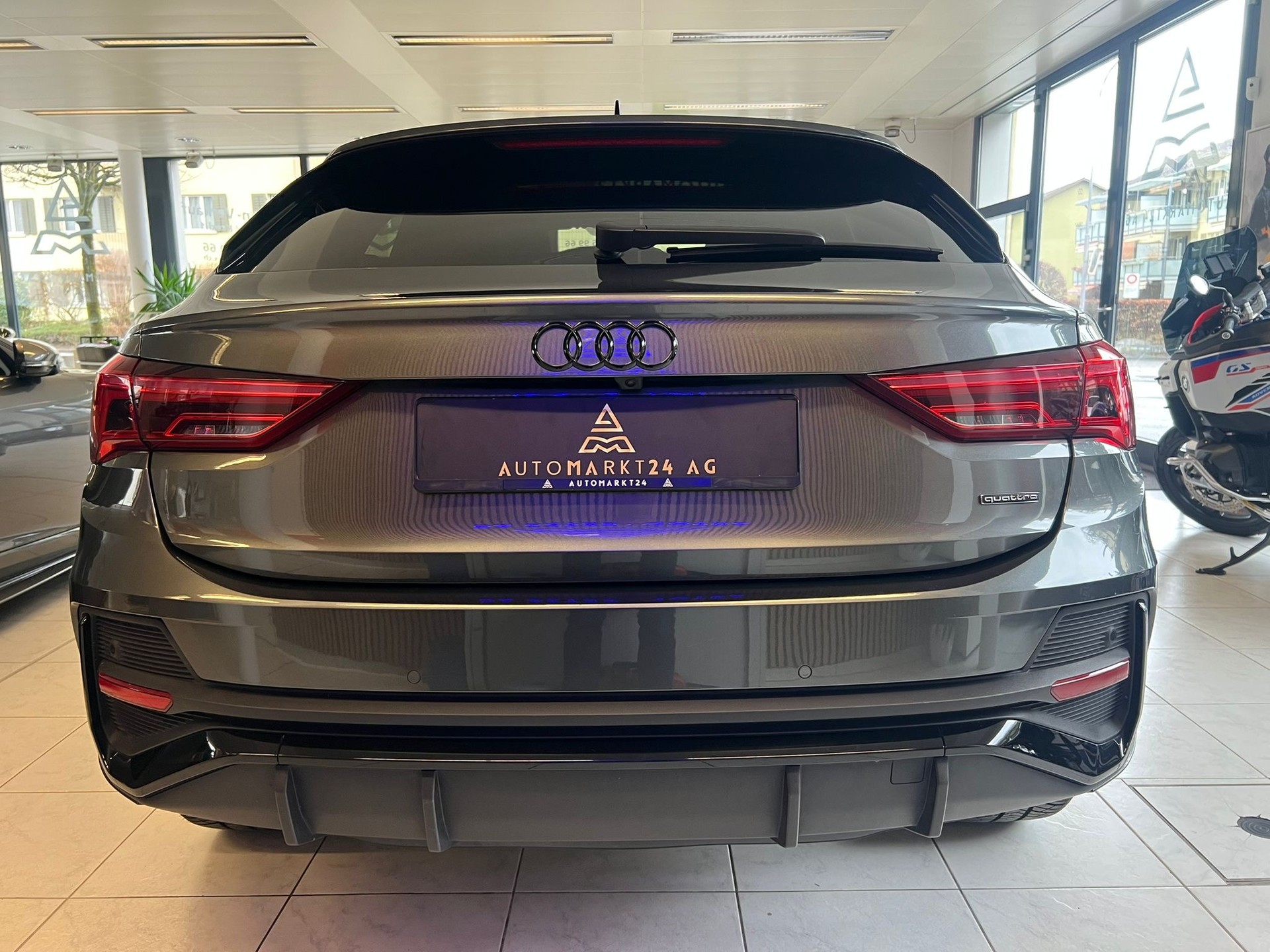 AUDI Q3 Sportback 2.0 35 TDI S line quattro S-Tronic-image-13