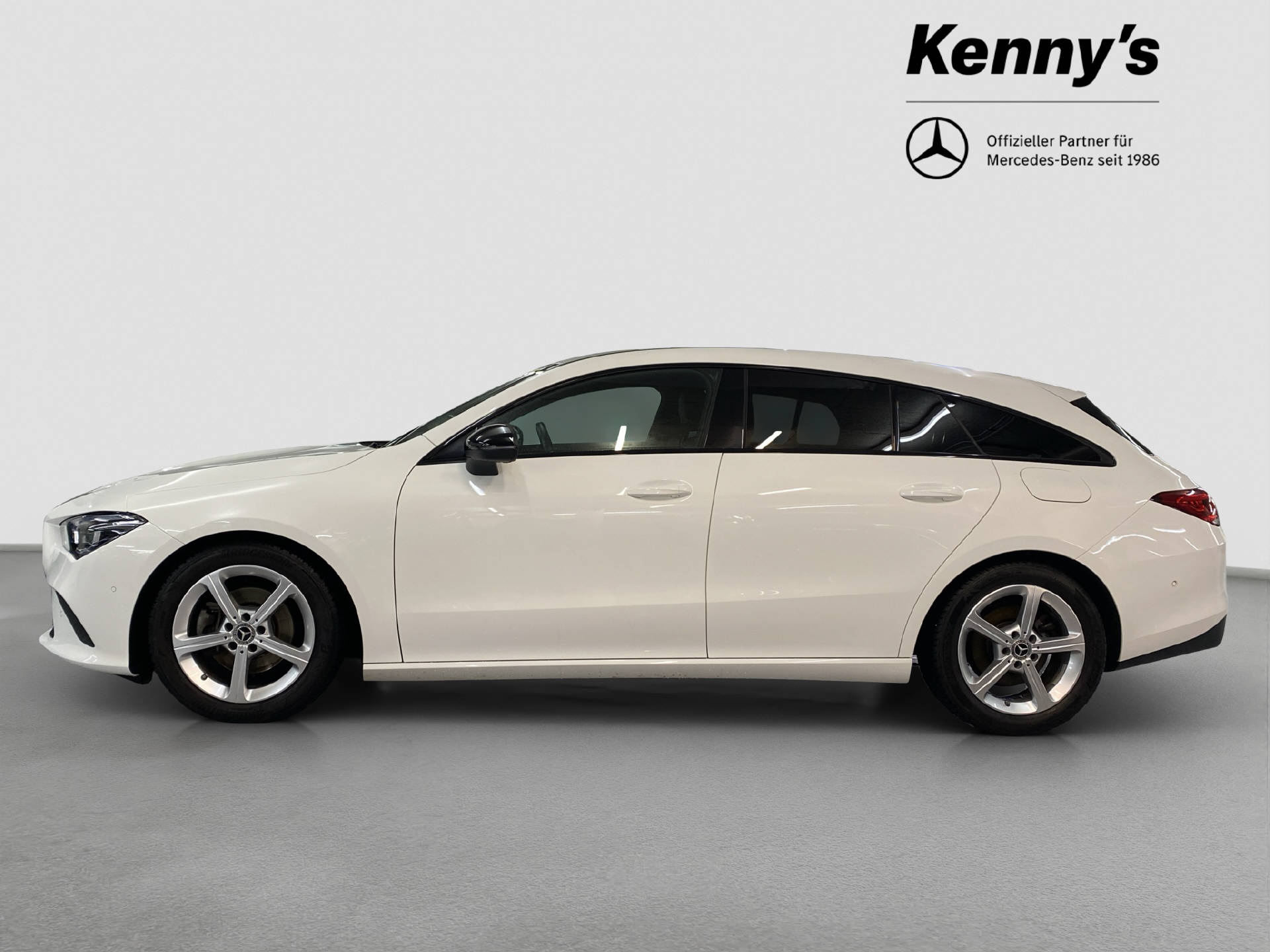 MERCEDES-BENZ CLA 200 Shooting Brake-image-2