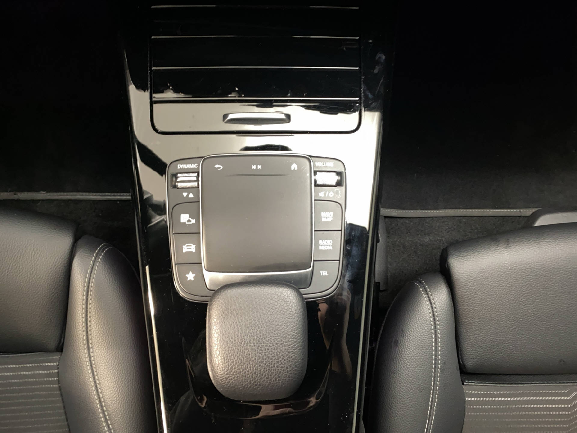 MERCEDES-BENZ CLA 200 Shooting Brake-image-9