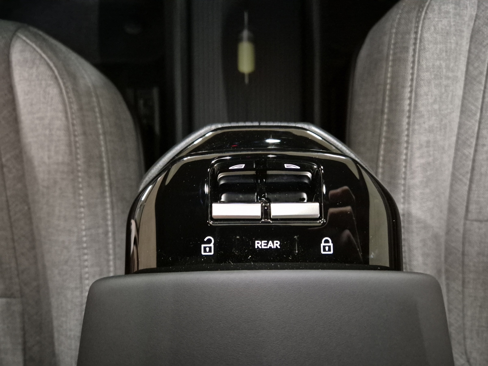 VOLVO EX30 E60 Ultra-image-13