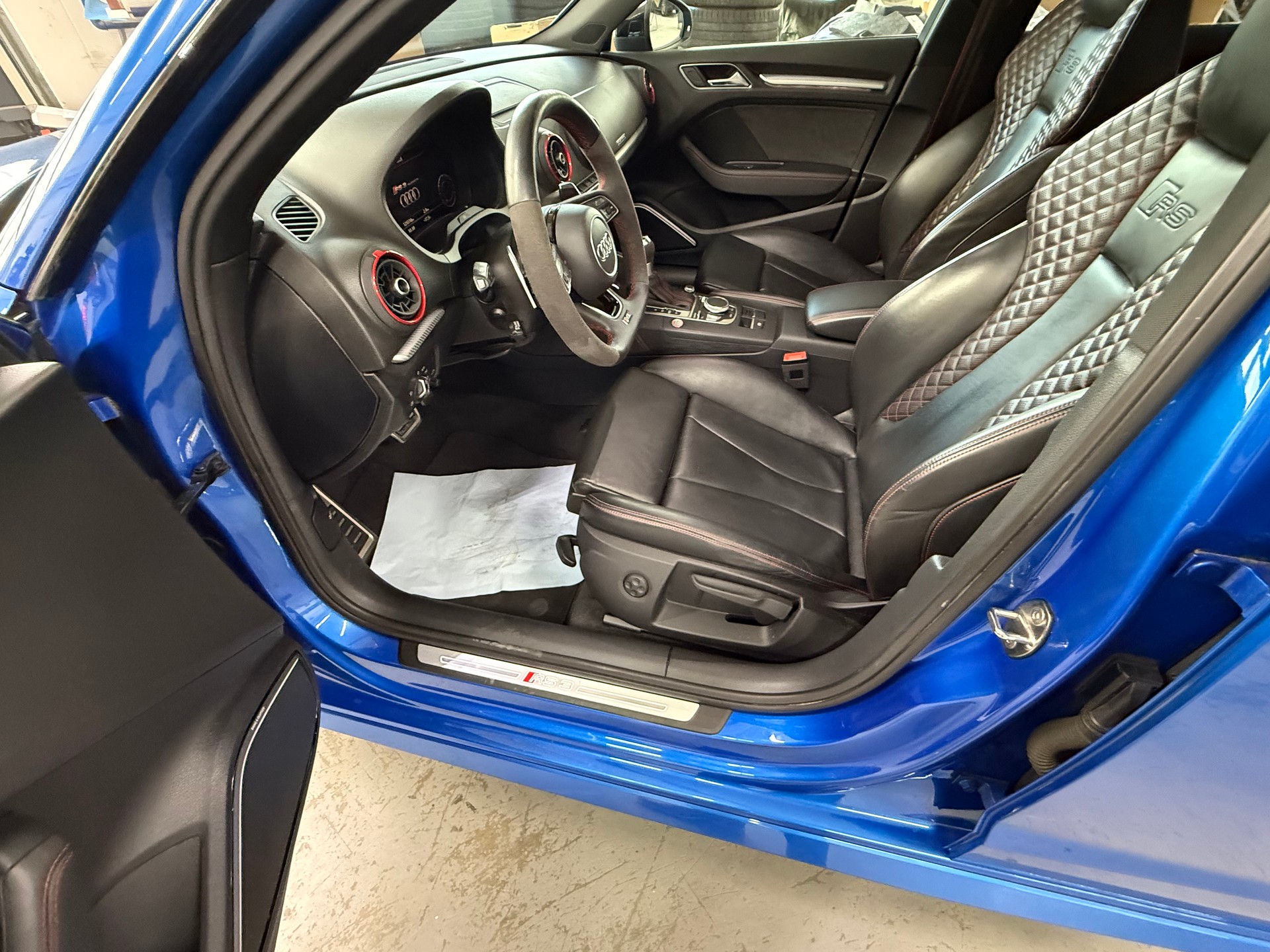 AUDI RS3 SB 2.5 TSI quattro-image-4