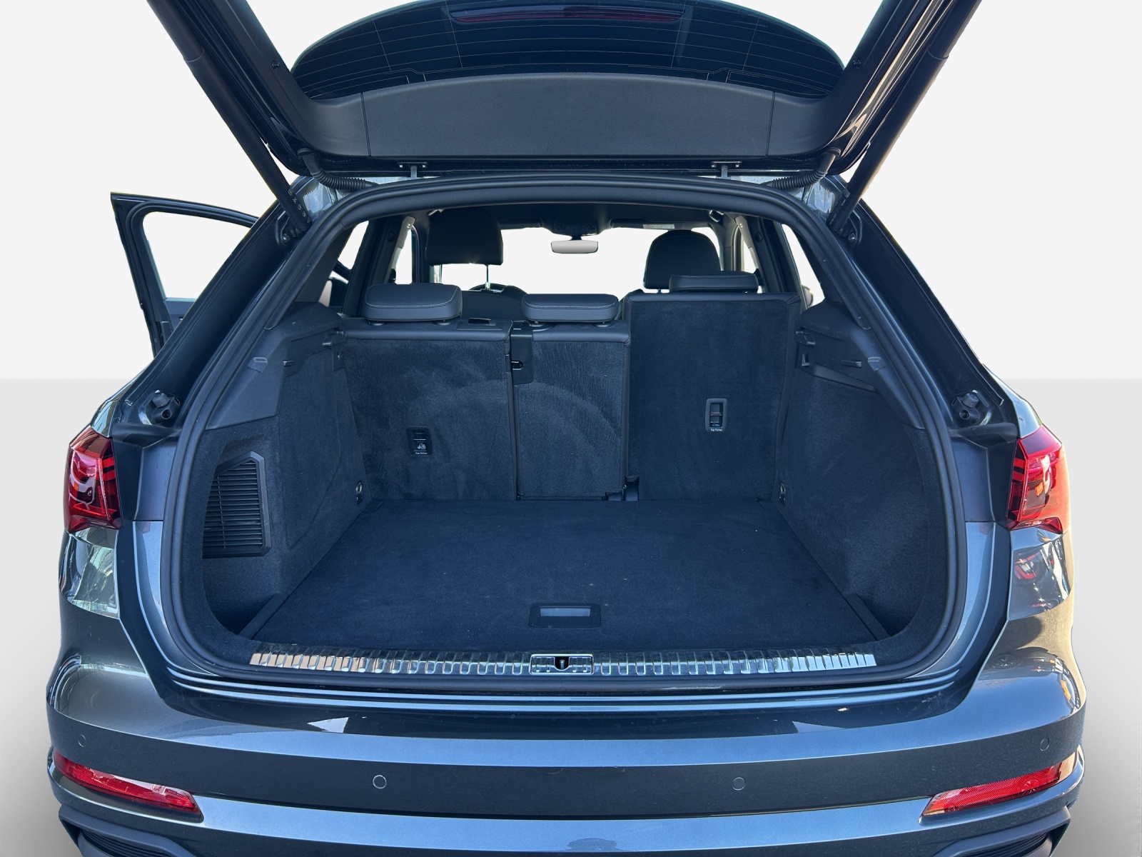 AUDI Q3 45 TFSI e S line Attraction S-tronic-image-13