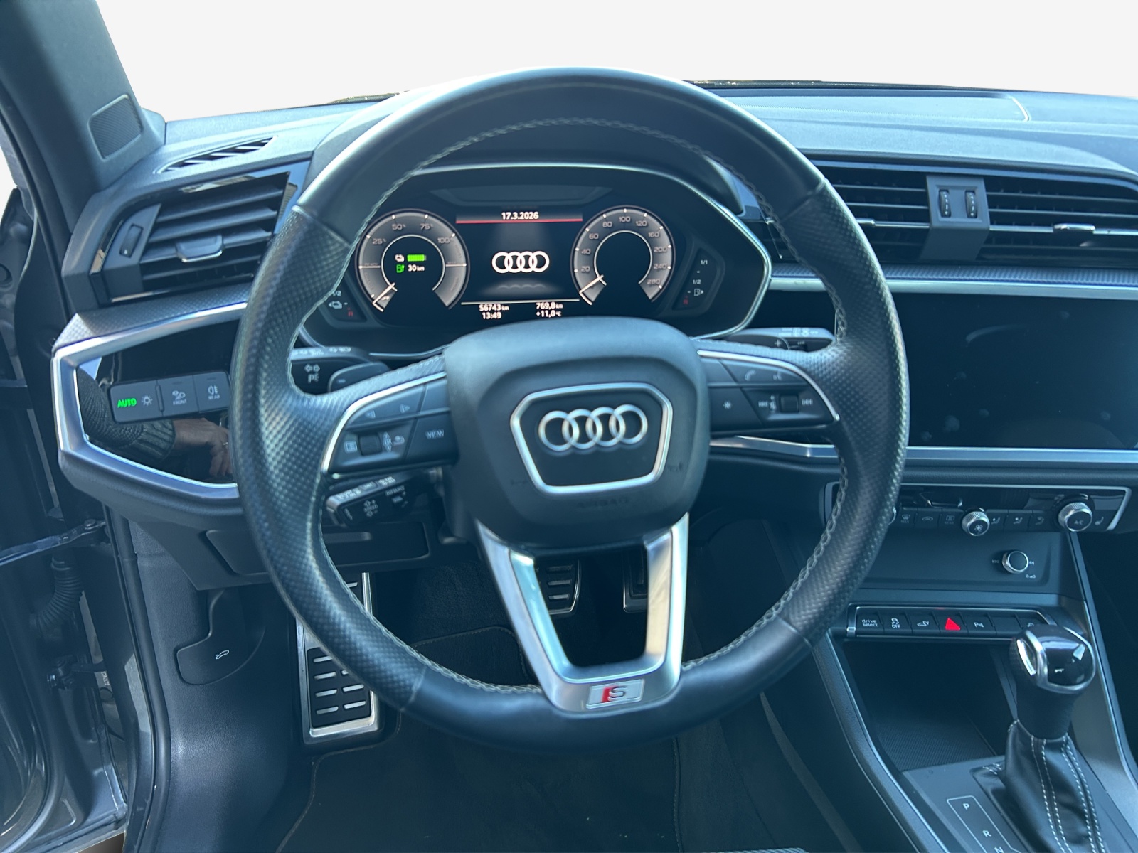 AUDI Q3 45 TFSI e S line Attraction S-tronic-image-10