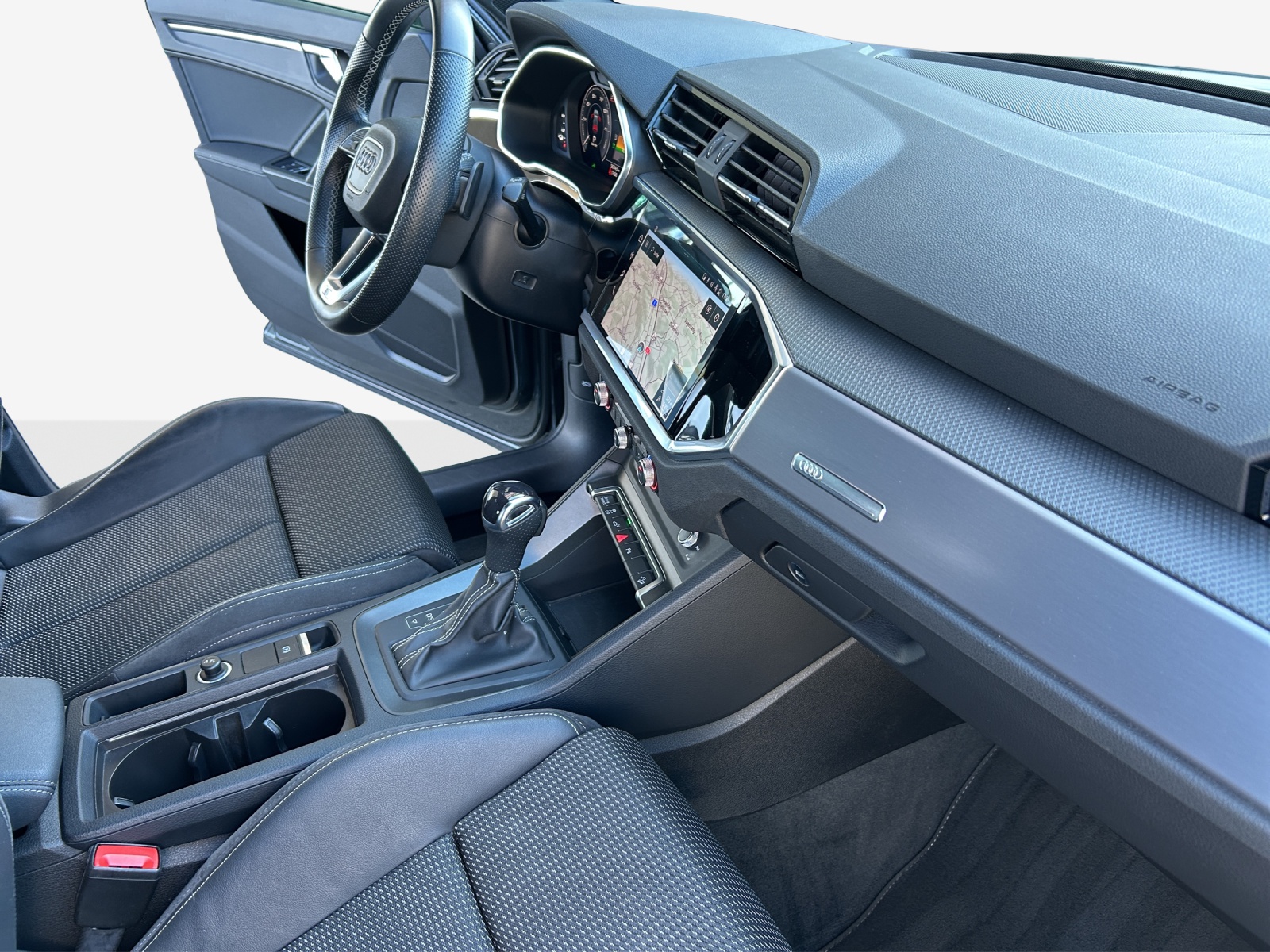 AUDI Q3 45 TFSI e S line Attraction S-tronic-image-15