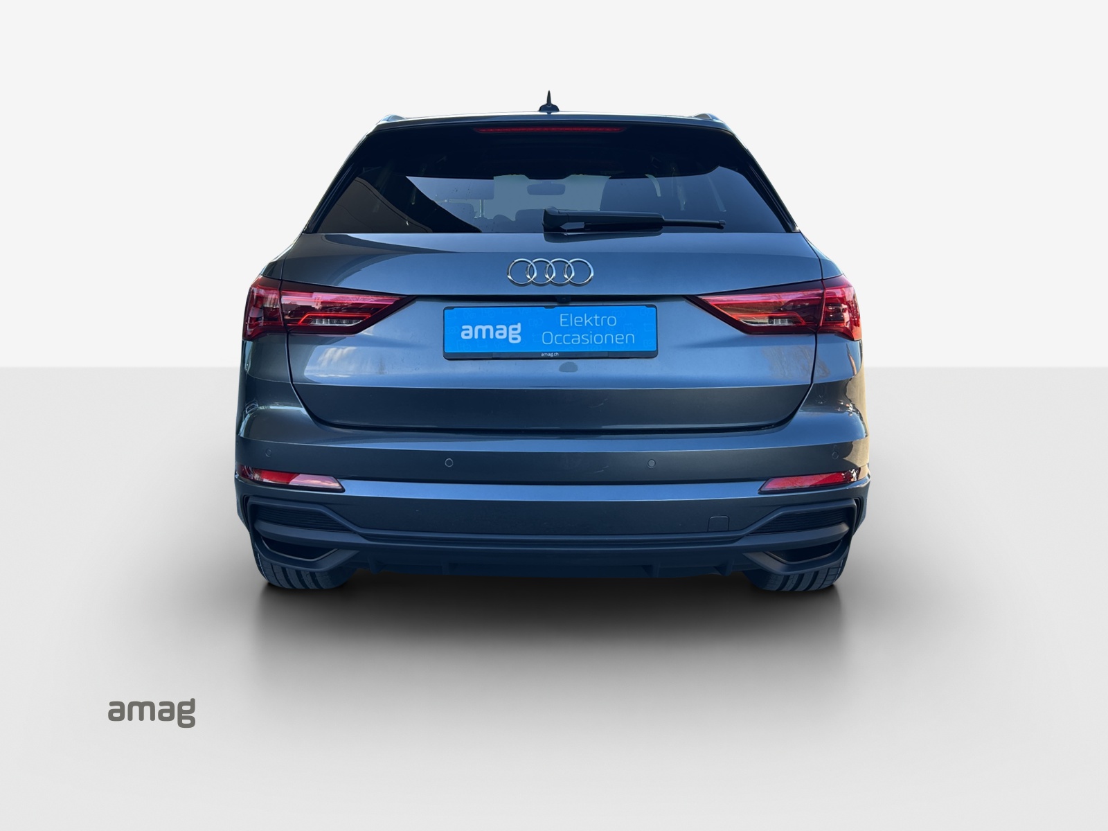 AUDI Q3 45 TFSI e S line Attraction S-tronic-image-4