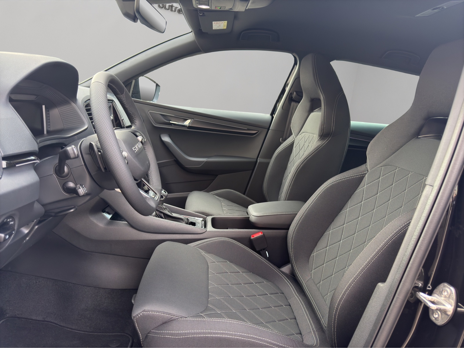 SKODA Karoq 1.5 TSI SportLine DSG-image-8