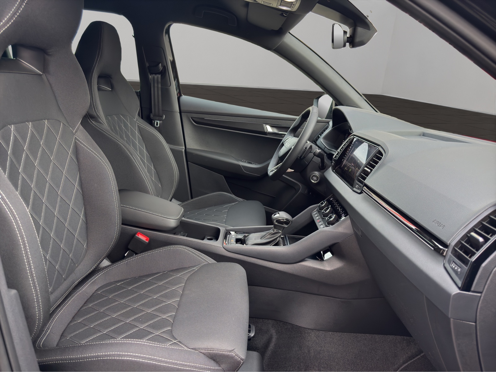 SKODA Karoq 1.5 TSI SportLine DSG-image-16