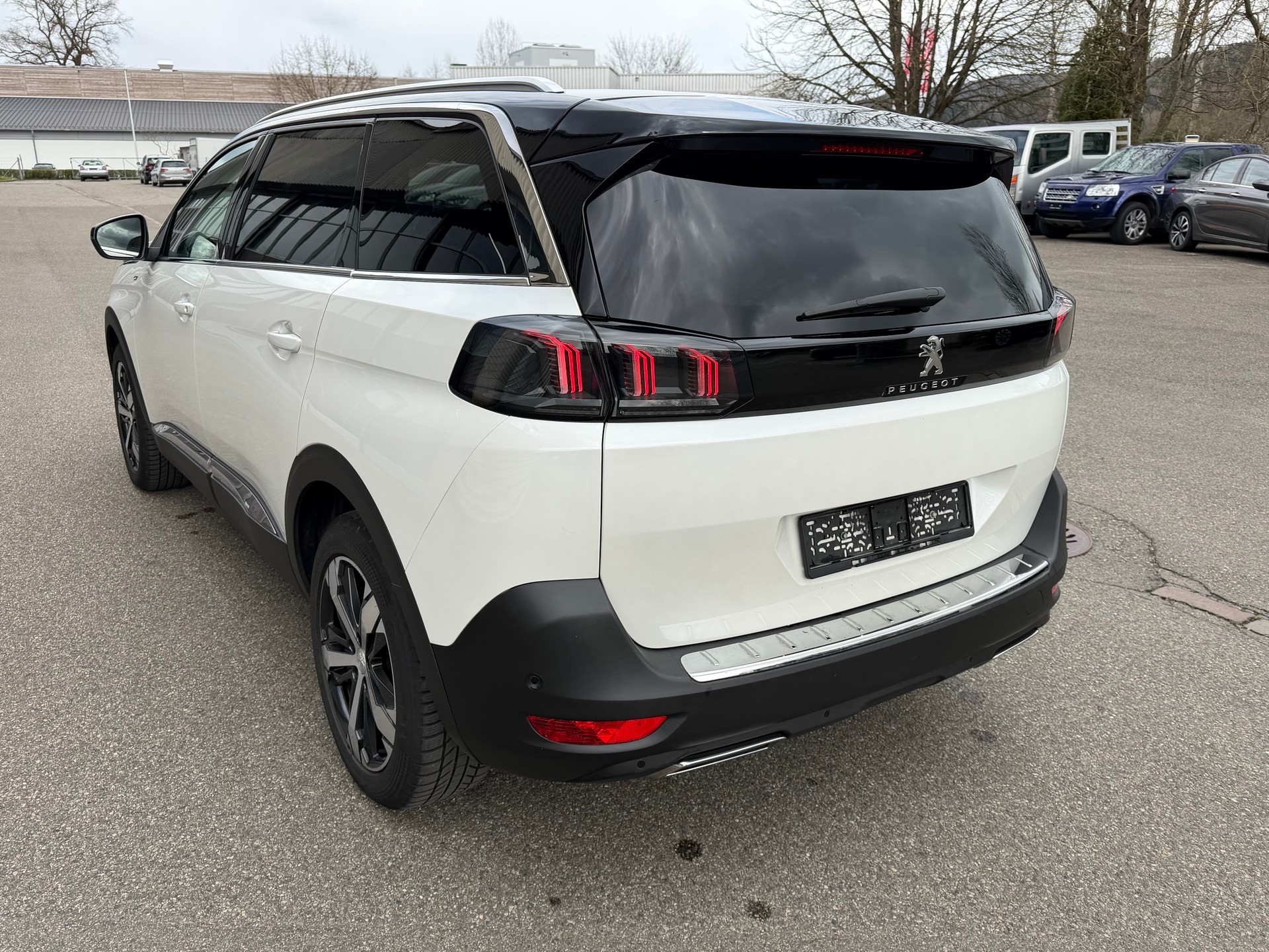 PEUGEOT 5008 1.5 BlueHDi GT EAT8-image-4