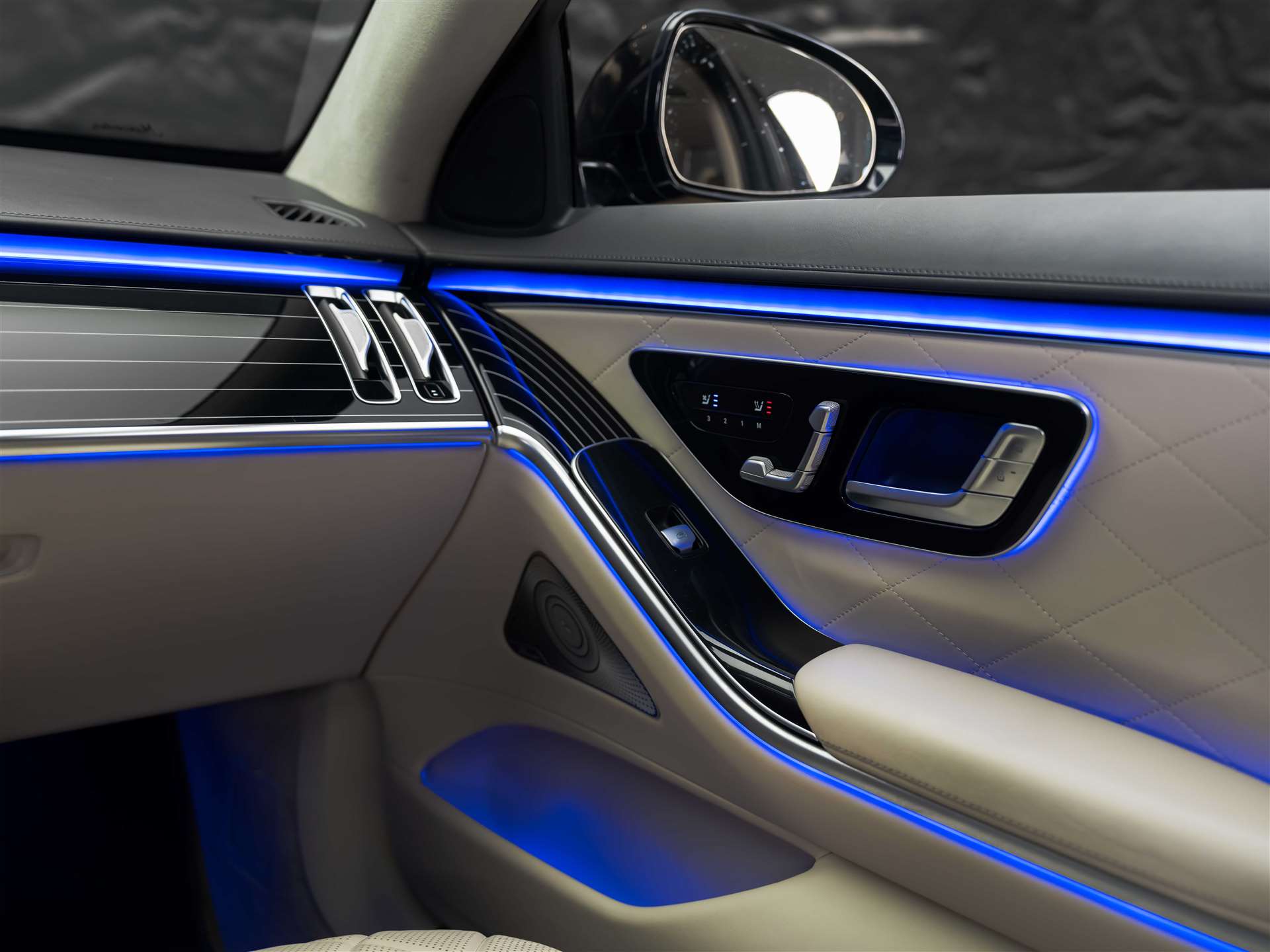 MERCEDES-BENZ S 500 L AMG Line 4matic *CH Auto*Panorama*Massage*-image-31