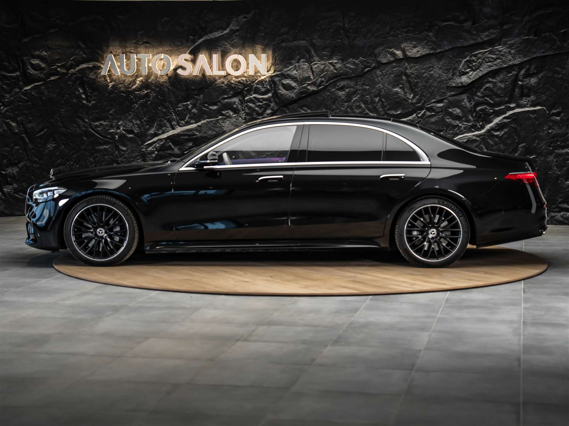 MERCEDES-BENZ S 500 L AMG Line 4matic *CH Auto*Panorama*Massage*-image-2