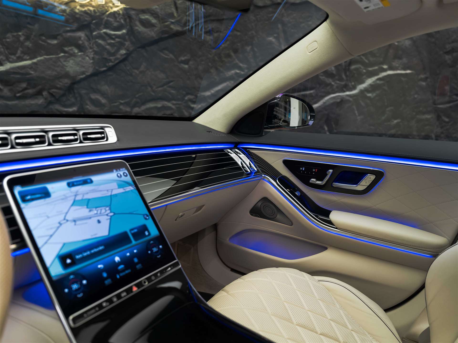MERCEDES-BENZ S 500 L AMG Line 4matic *CH Auto*Panorama*Massage*-image-8