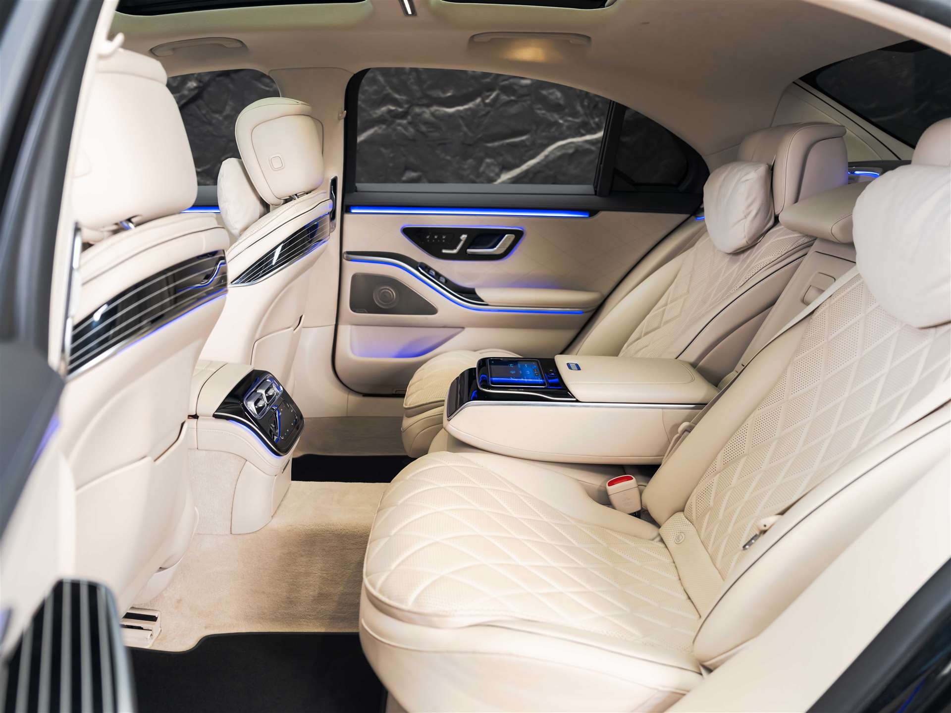 MERCEDES-BENZ S 500 L AMG Line 4matic *CH Auto*Panorama*Massage*-image-15
