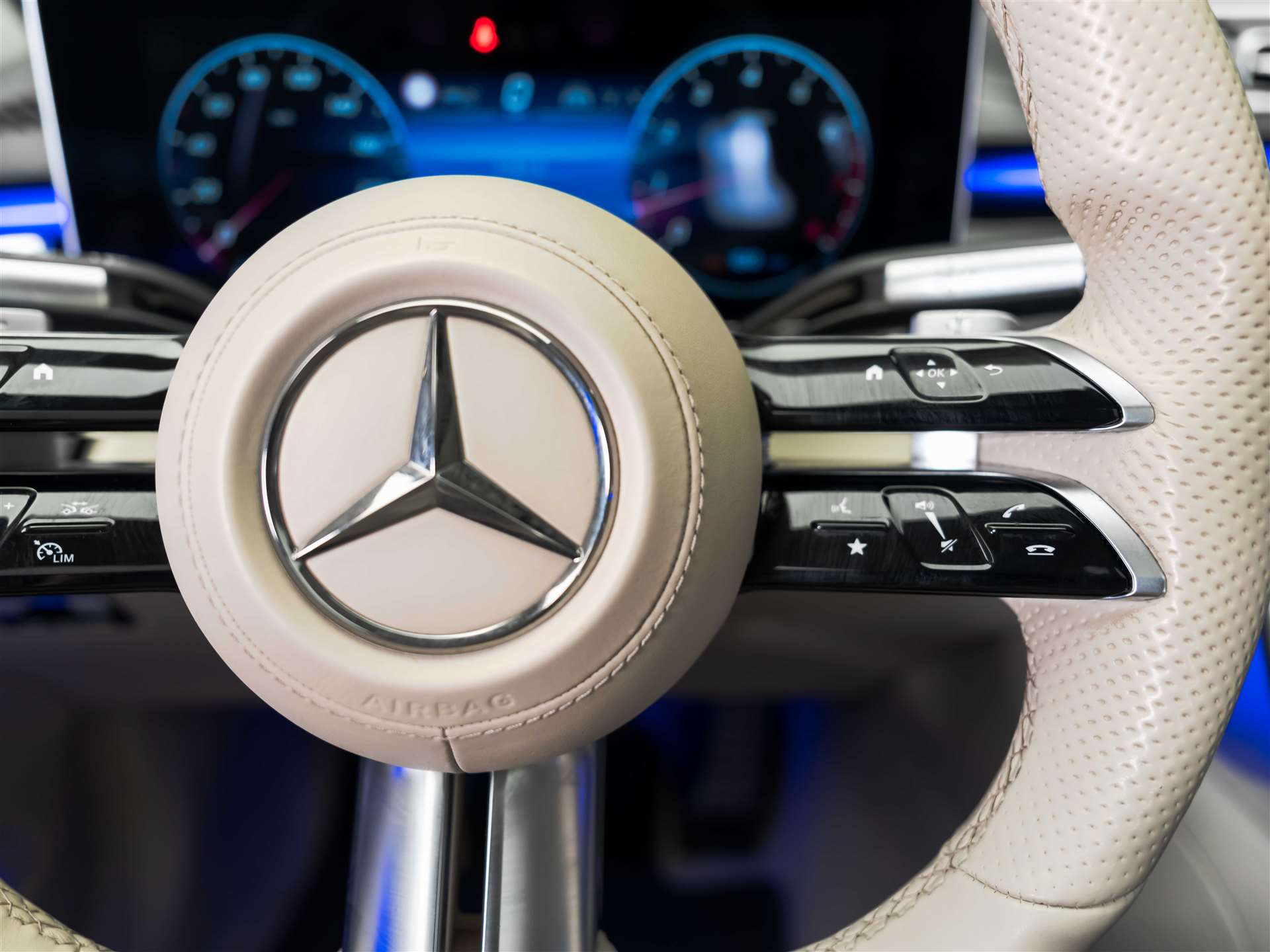 MERCEDES-BENZ S 500 L AMG Line 4matic *CH Auto*Panorama*Massage*-image-34