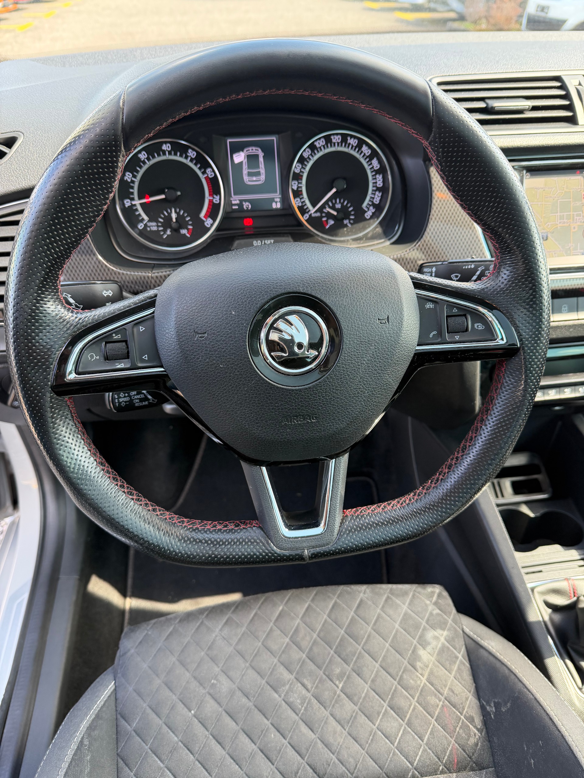 SKODA Fabia 1.0 TSI Monte Carlo-image-11