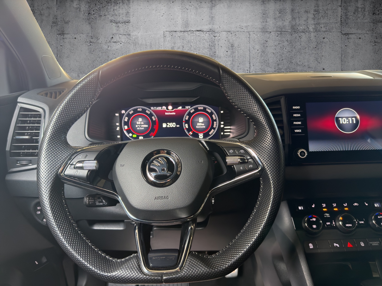SKODA Karoq 1.5 TSI SportLine DSG-image-8