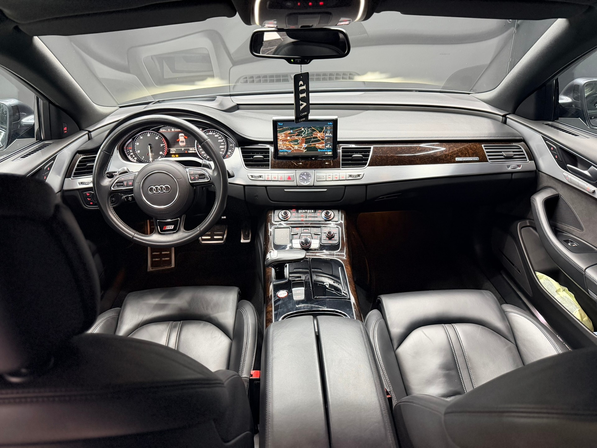 AUDI S8 4.0 TFSI V8 quattro tiptronic-image-15