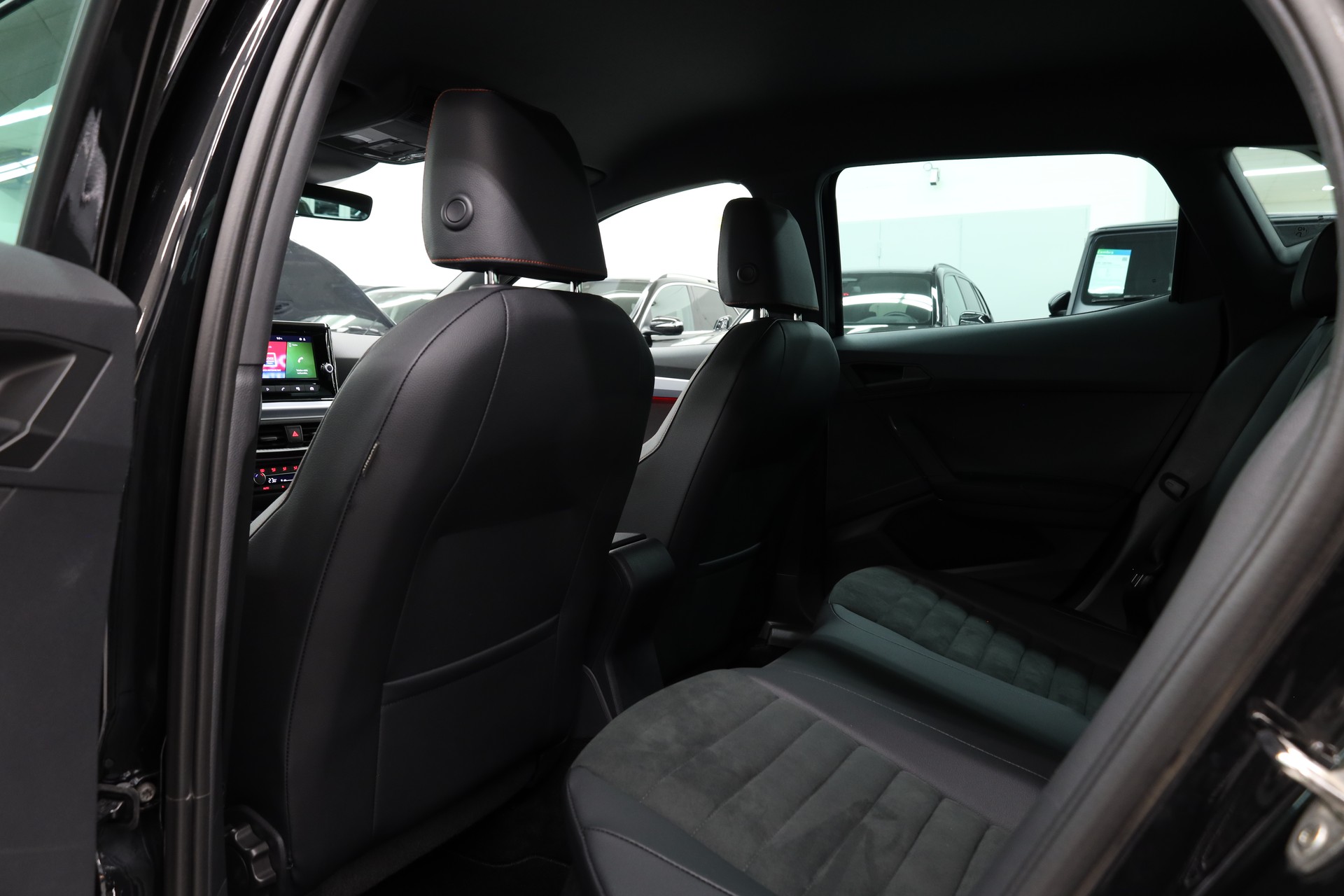 SEAT Ibiza 1.0 TSI 115 FR DSG-image-24