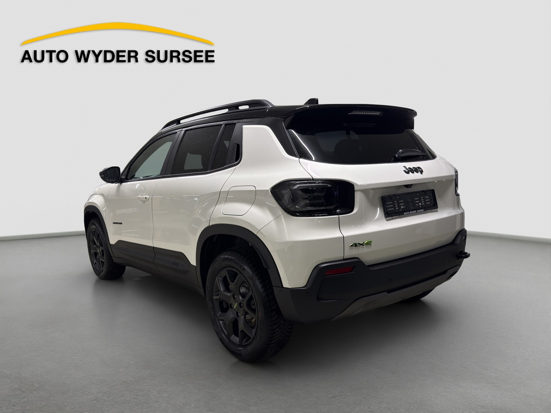 JEEP Avenger 1.2 MHEV Overland 4xe-image-3