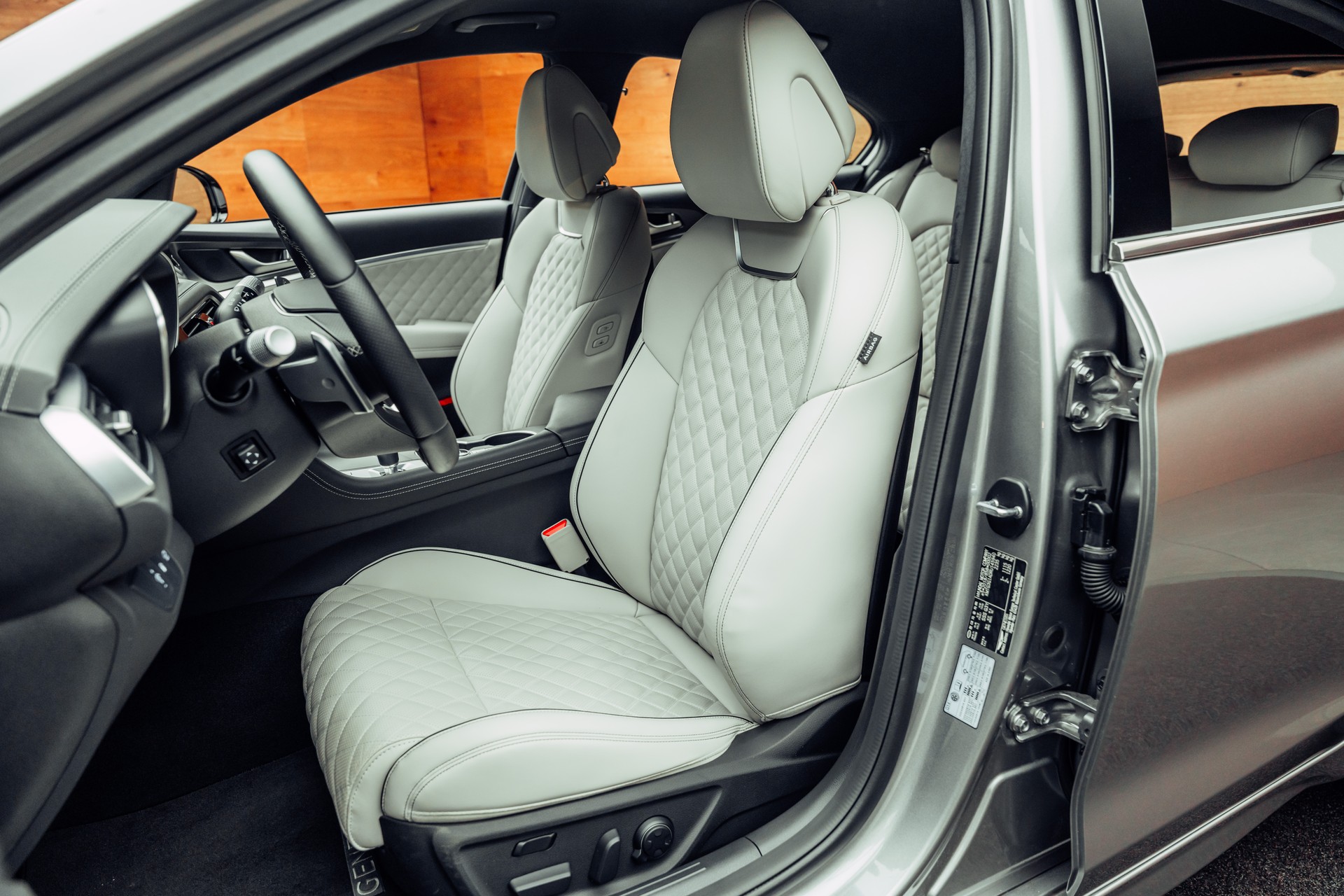 GENESIS G70 Shooting Brake 2.0 T Plus Sport AT8 AWD-image-5