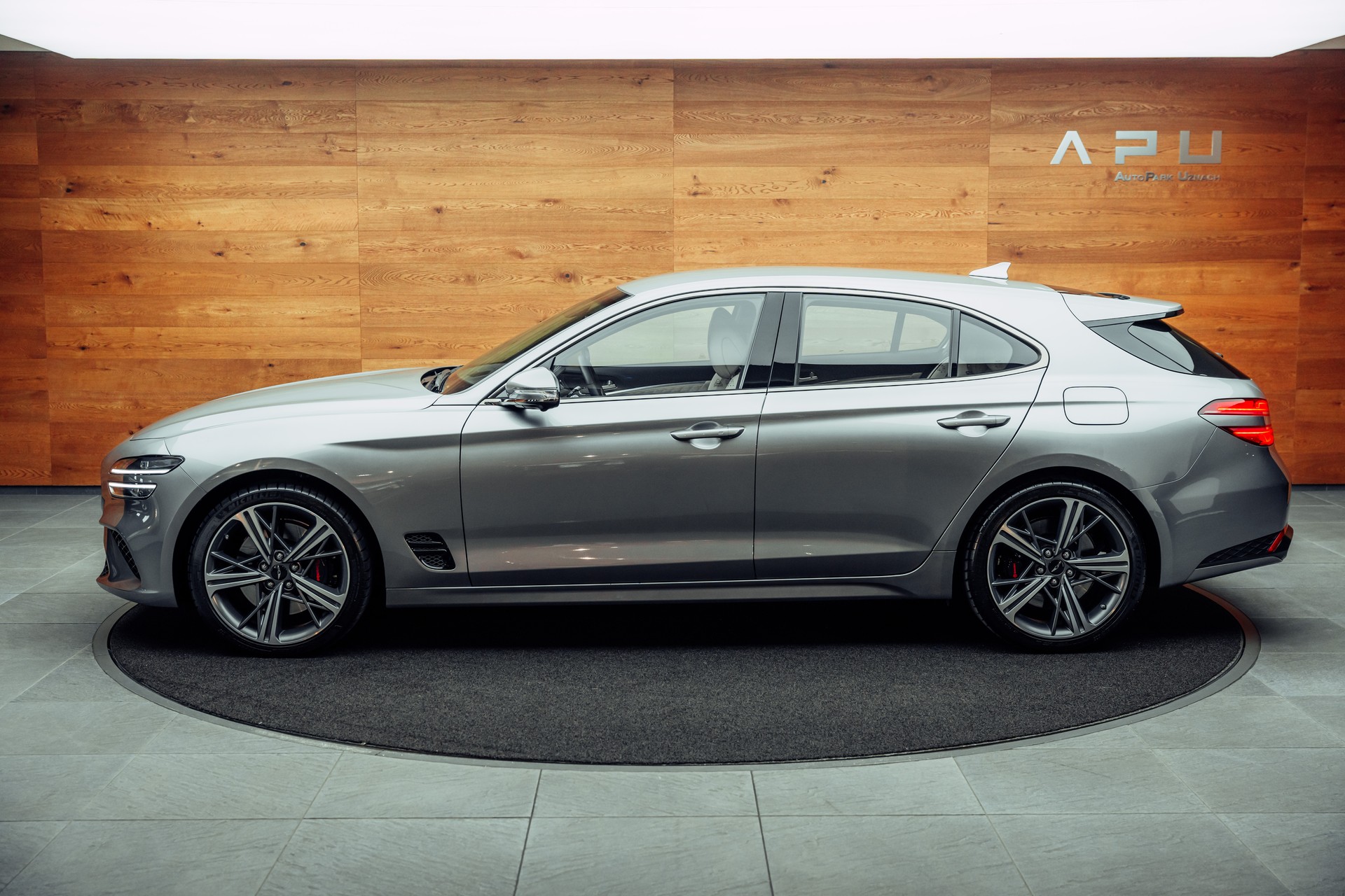 GENESIS G70 Shooting Brake 2.0 T Plus Sport AT8 AWD-image-8