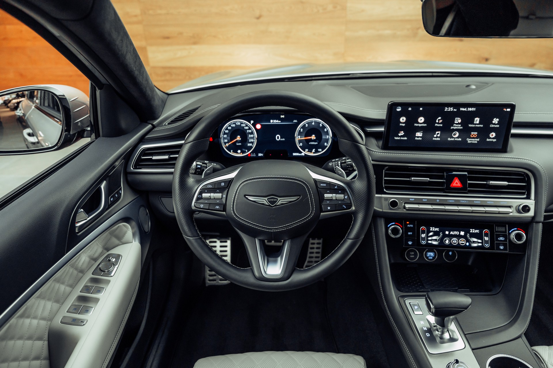 GENESIS G70 Shooting Brake 2.0 T Plus Sport AT8 AWD-image-14