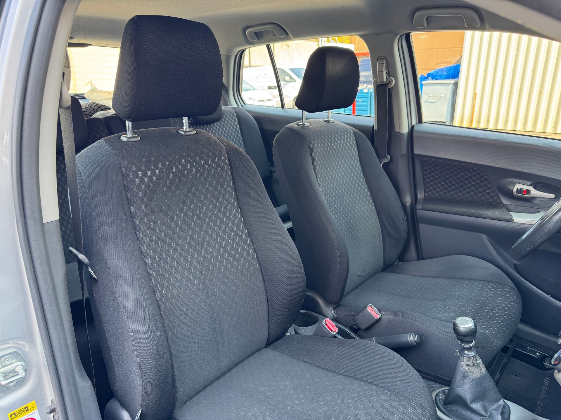 TOYOTA UrbanCruiser 1.33 Dual VVT-i Linea Luna-image-9