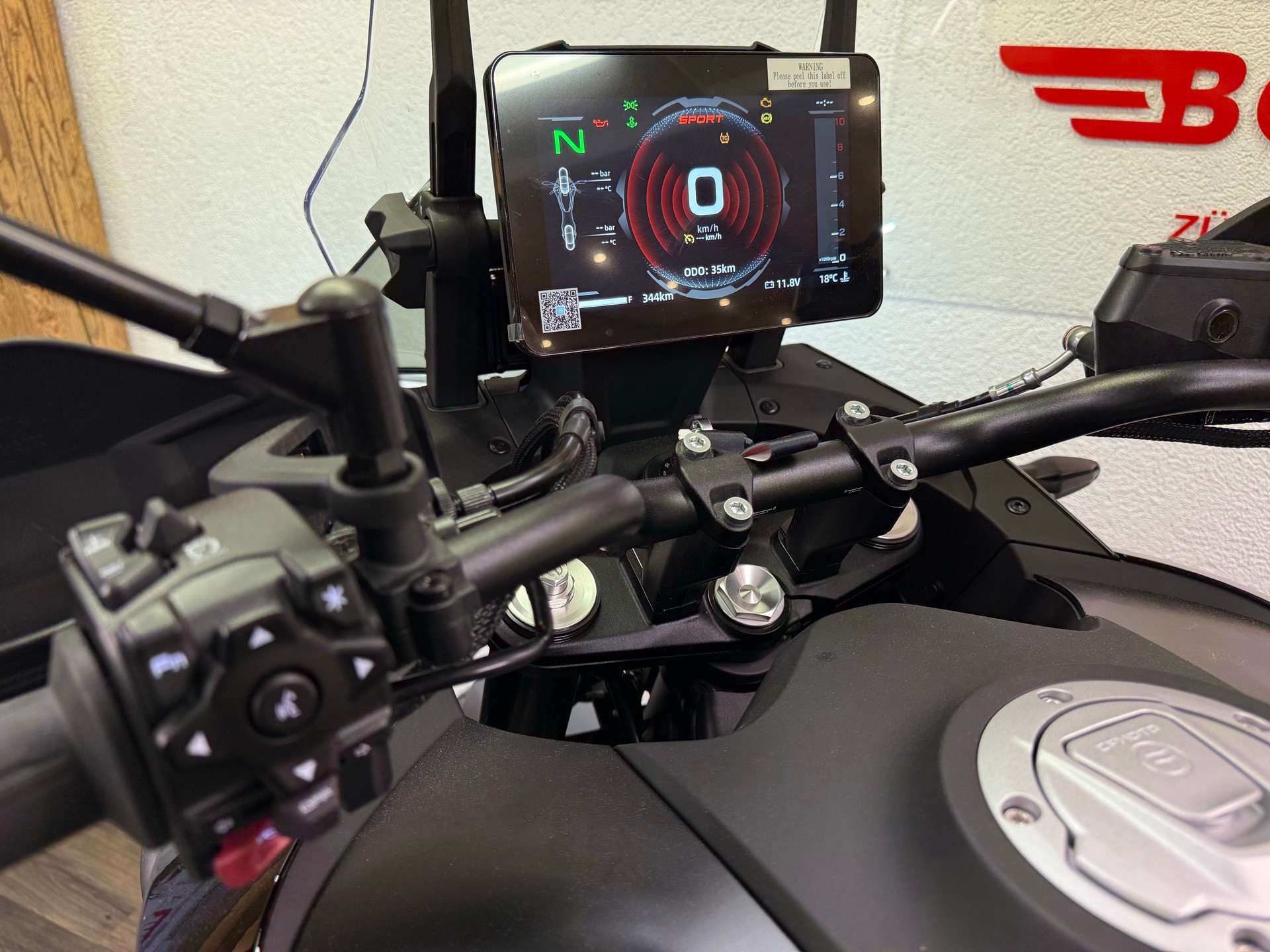 CF MOTO 800 MT Explore-showroom-element-1