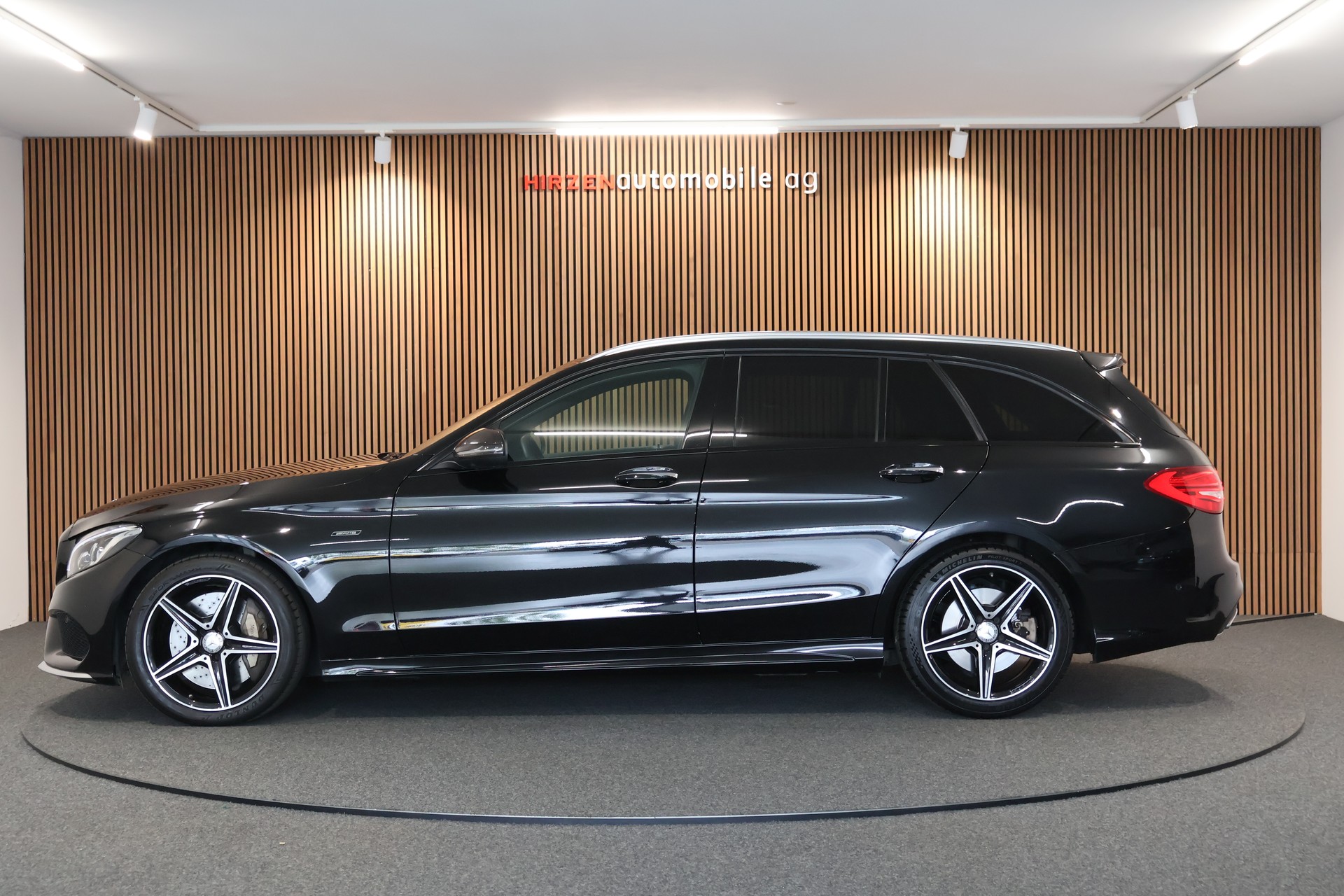MERCEDES-BENZ C 450 AMG 4Matic 7G-Tronic-showroom-element-1