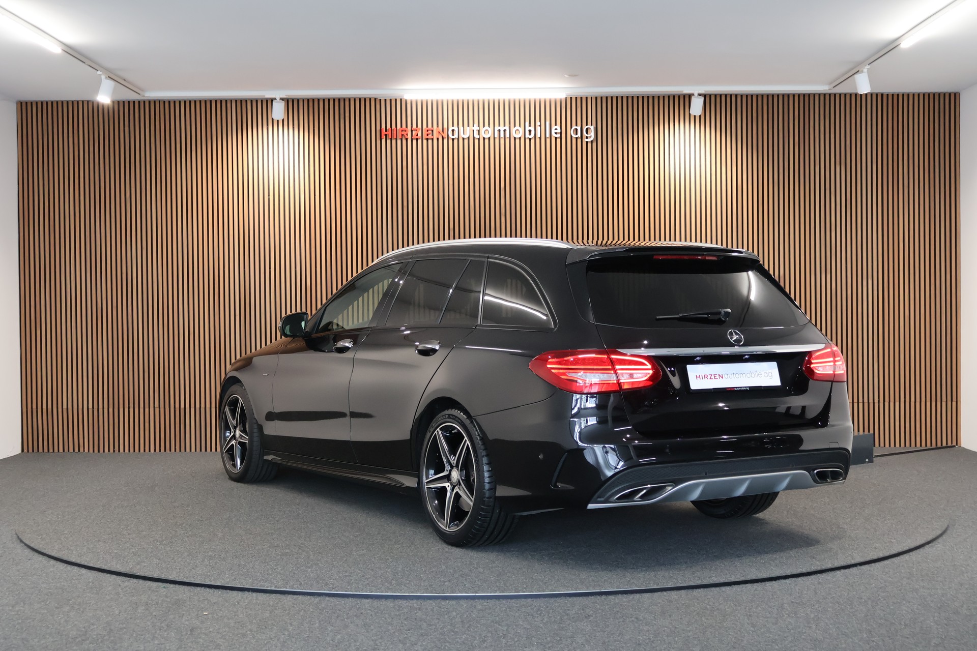 MERCEDES-BENZ C 450 AMG 4Matic 7G-Tronic-showroom-element-2
