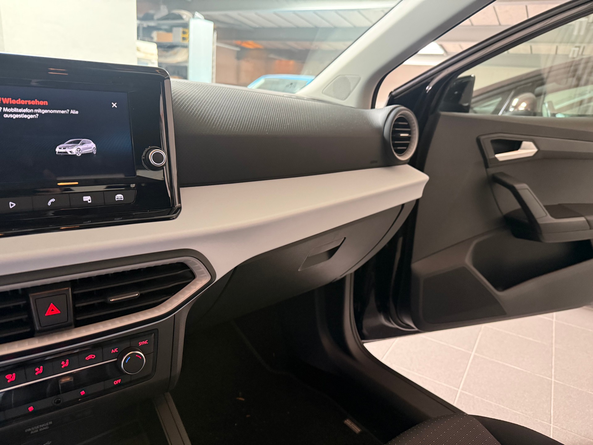 SEAT Ibiza 1.0 EcoTSI Sensacion DSG-image-12