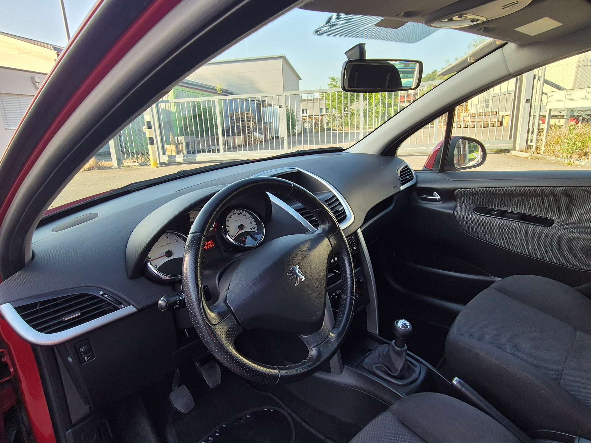 PEUGEOT 207 1.6 16V XT-image-6