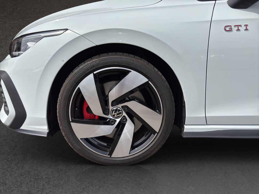 VW Golf VIII 2.0 TSI GTI DSG-image-16
