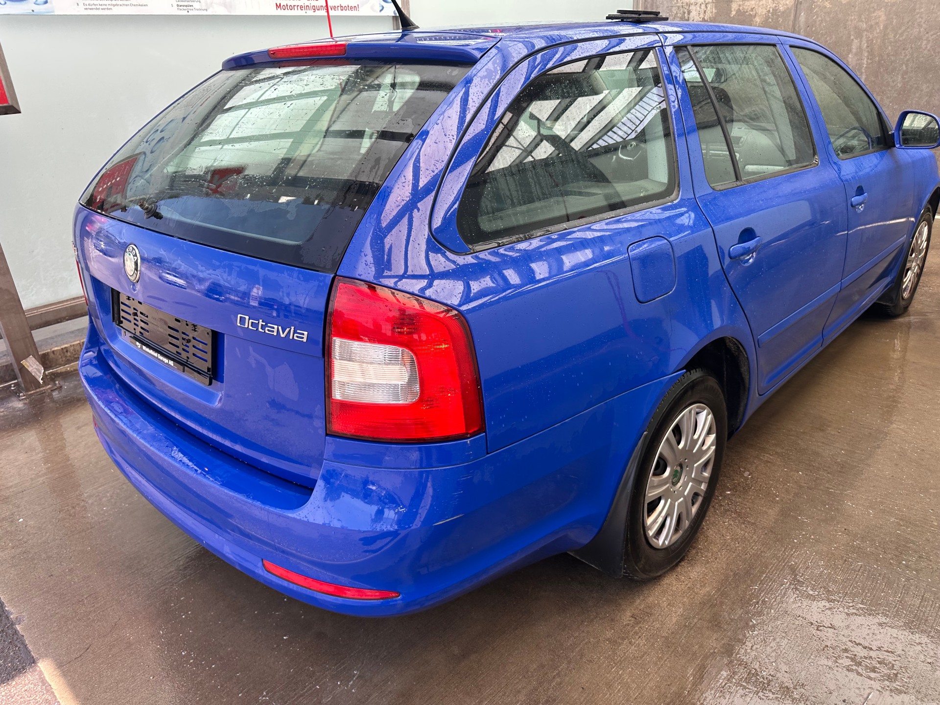 SKODA Octavia Combi 1.9 TDI Swiss Adventure 4x4-image-3