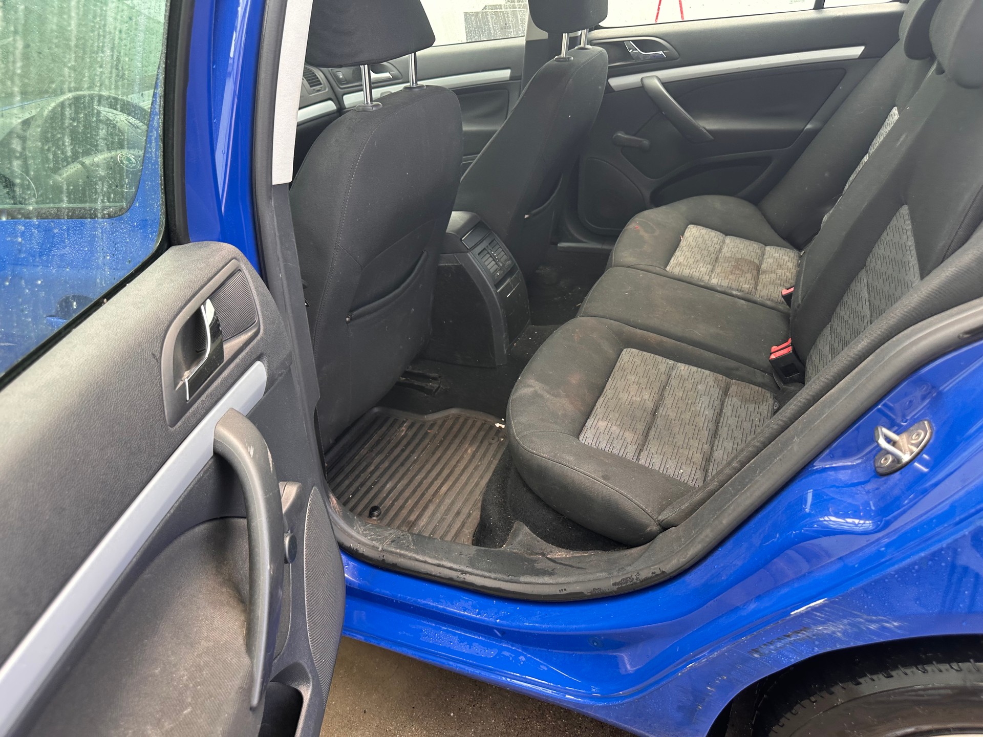 SKODA Octavia Combi 1.9 TDI Swiss Adventure 4x4-image-8