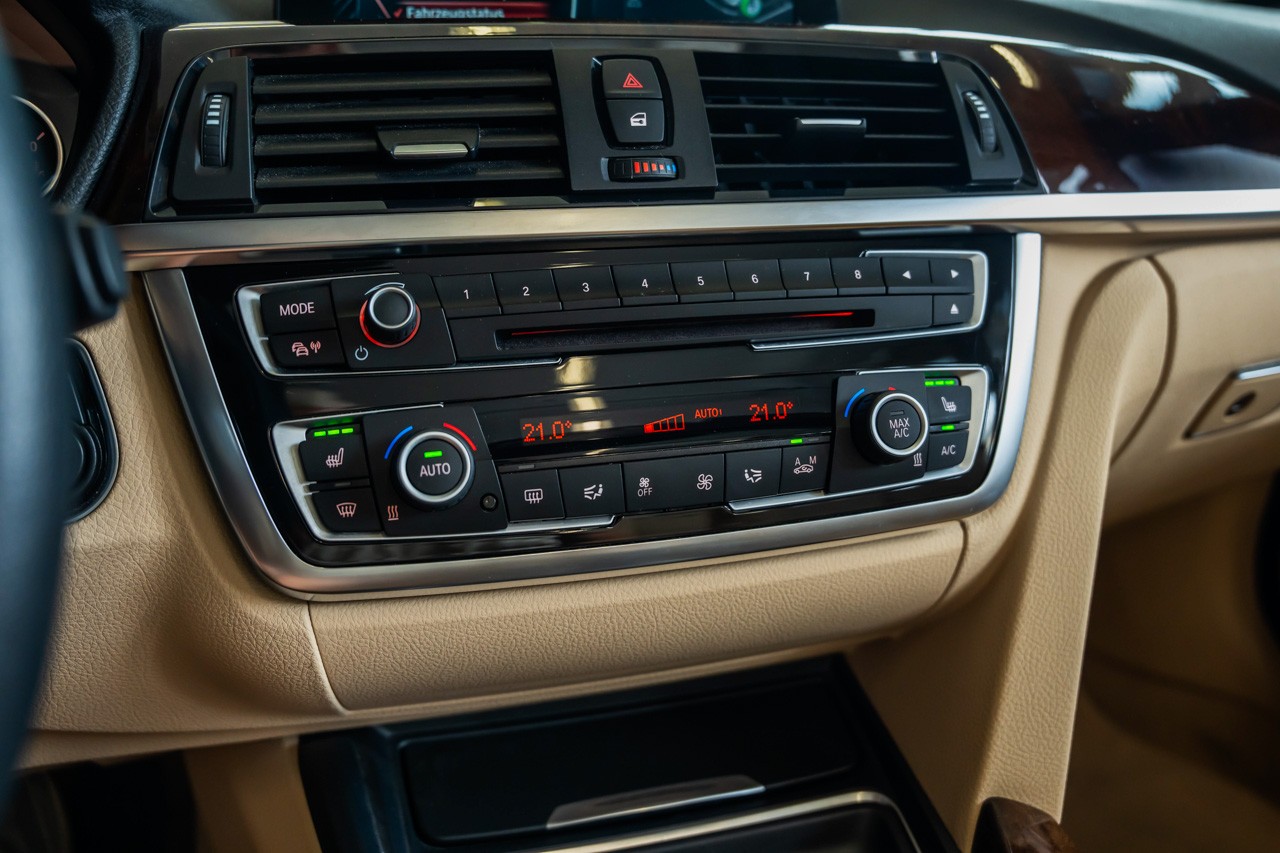 BMW 435i Cabriolet xDrive Luxury Line Steptronic-image-22