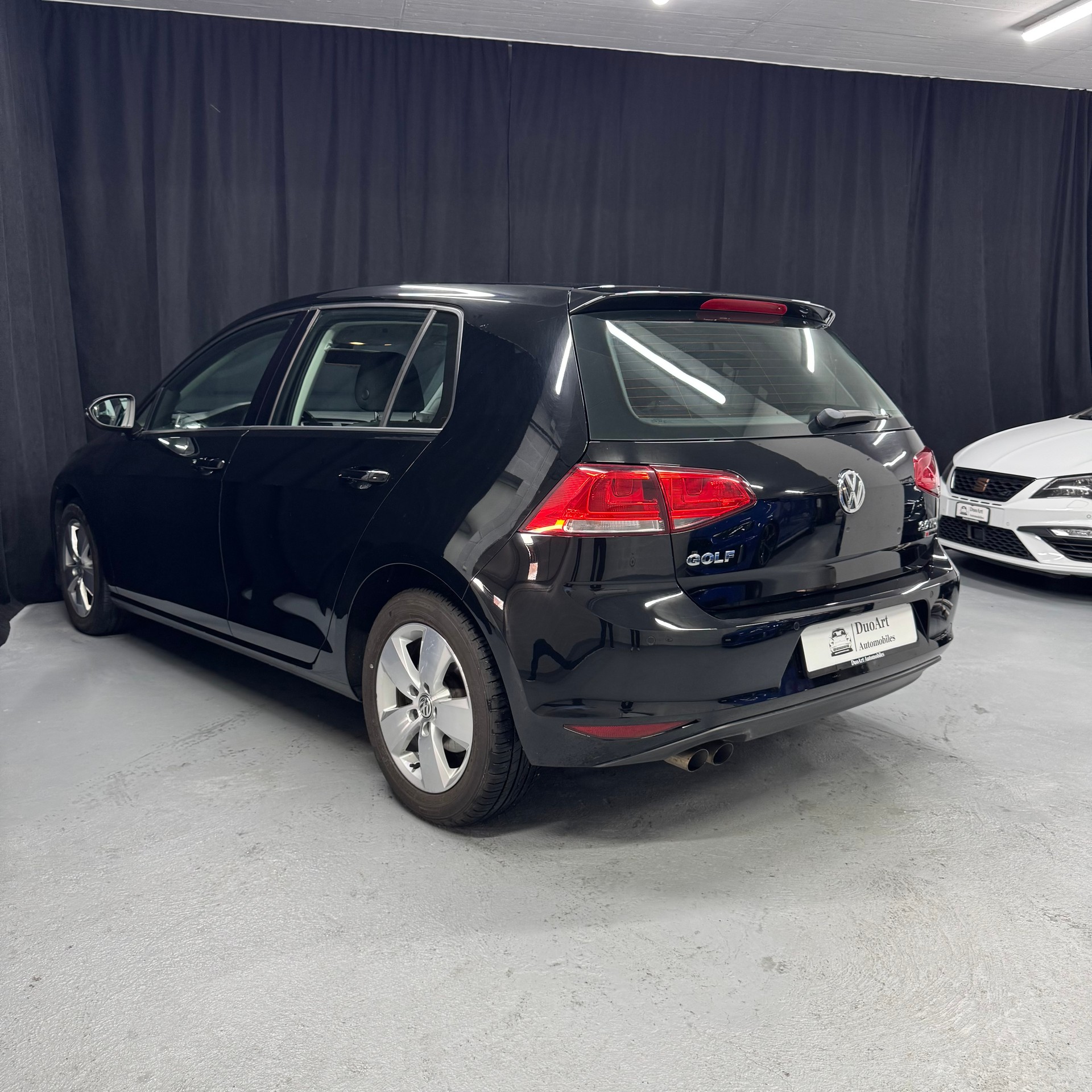 VW Golf 2.0 TDI Comfortline 4Motion-image-9