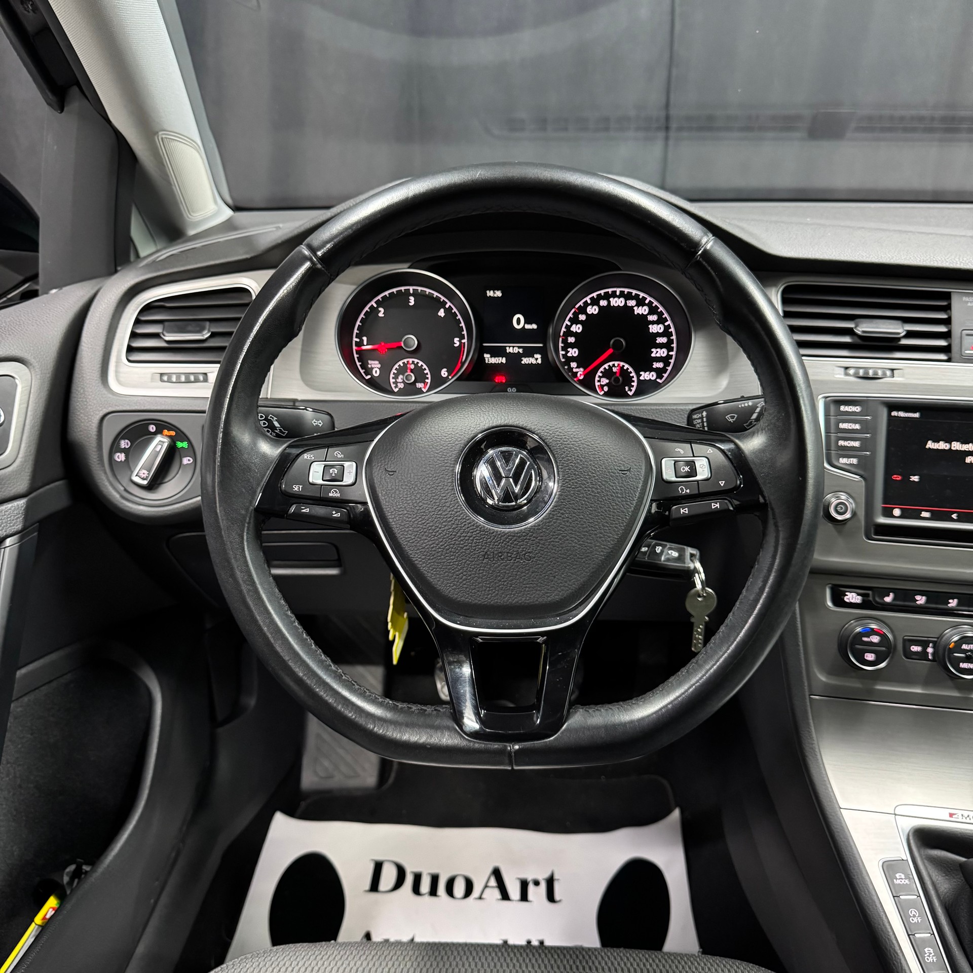 VW Golf 2.0 TDI Comfortline 4Motion-image-11