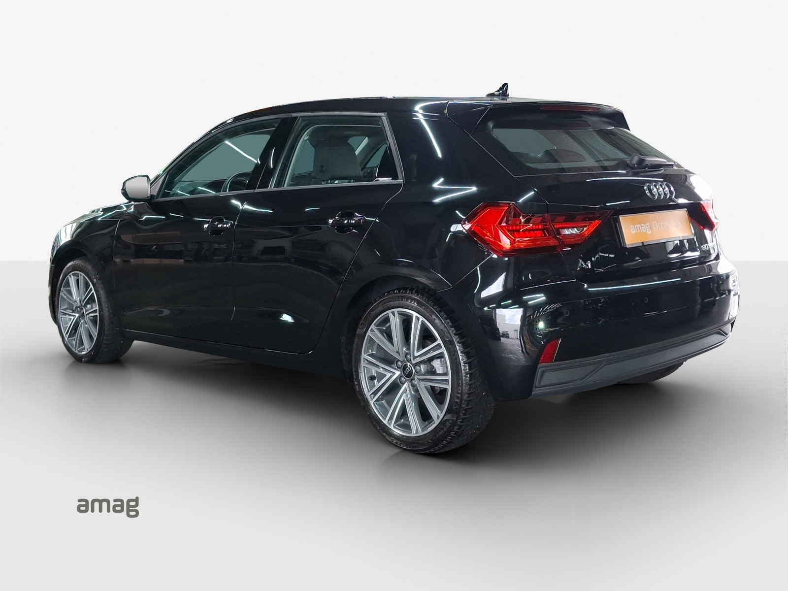 AUDI A1 Sportback 30 TFSI Attraction S-tronic-image-2