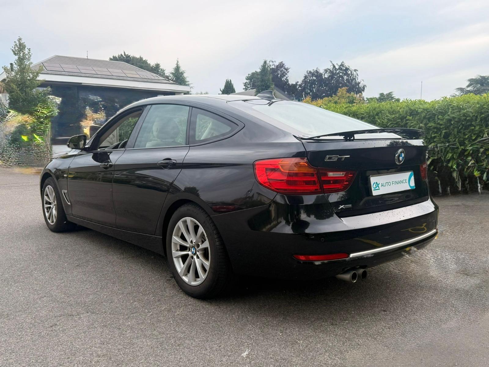 BMW 328i GT xDrive Steptronic-image-3
