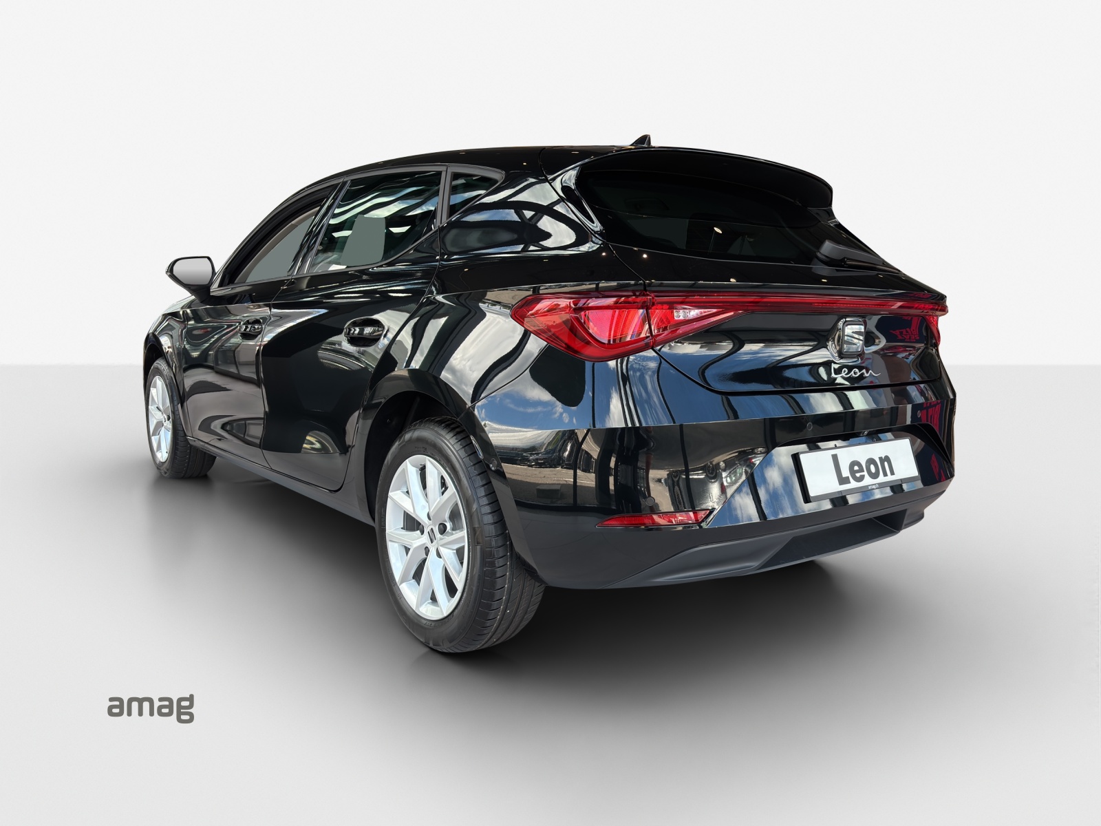 SEAT Leon 1.5 eTSI mHEV DSG Go-image-1