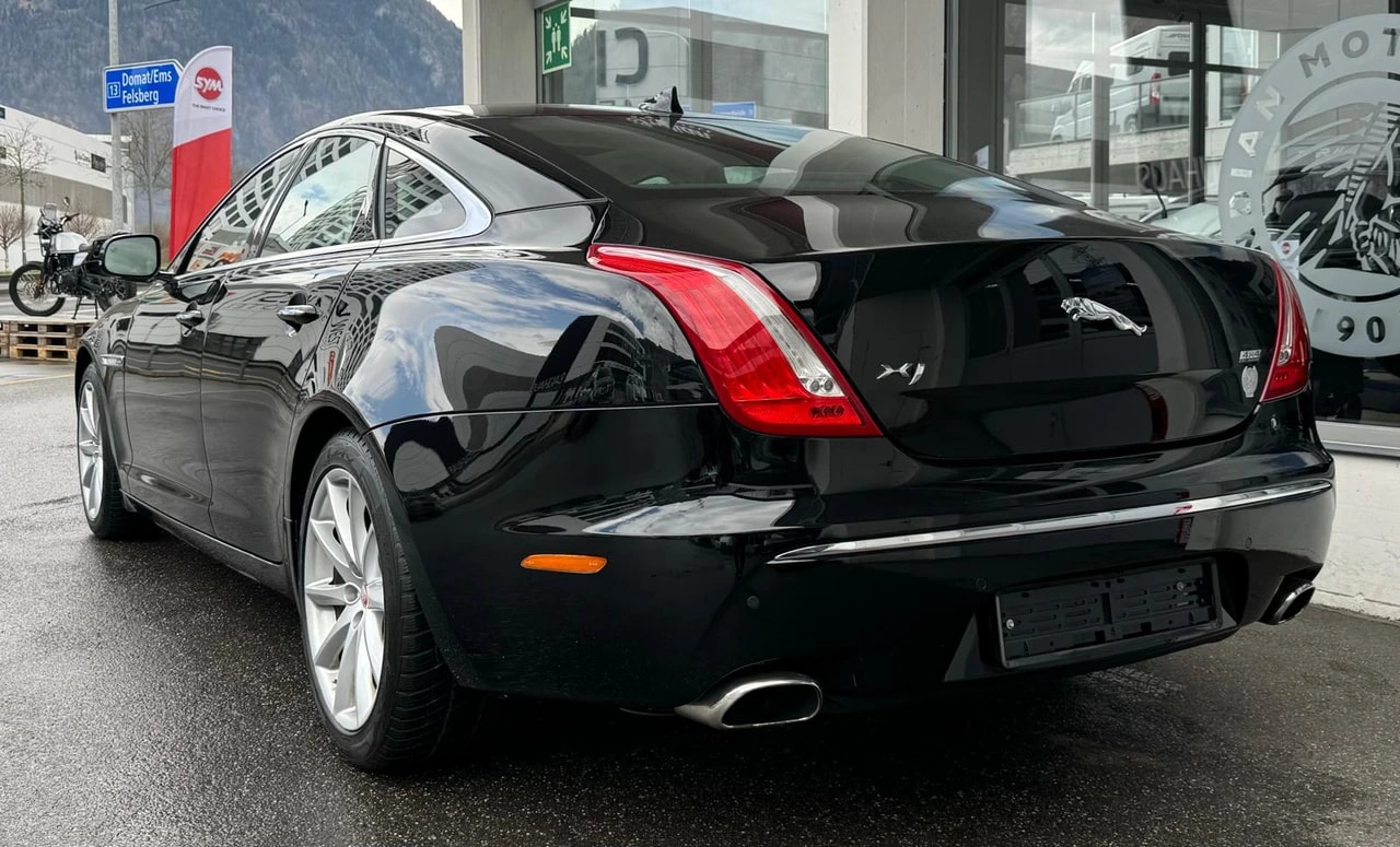 JAGUAR XJ 3.0 V6 S/C Premium Luxury Automatic AWD-showroom-element-3