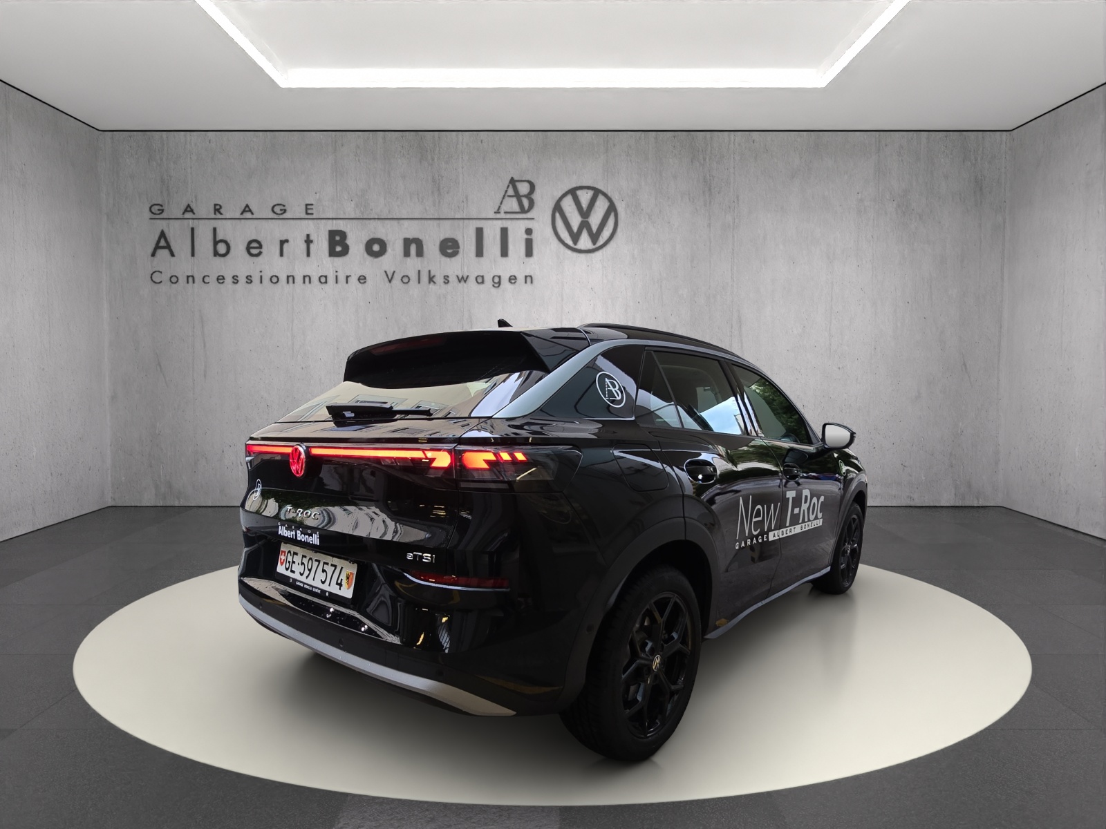 VW T-Roc 1.5 eTSI mHEV Life DSG-image-2