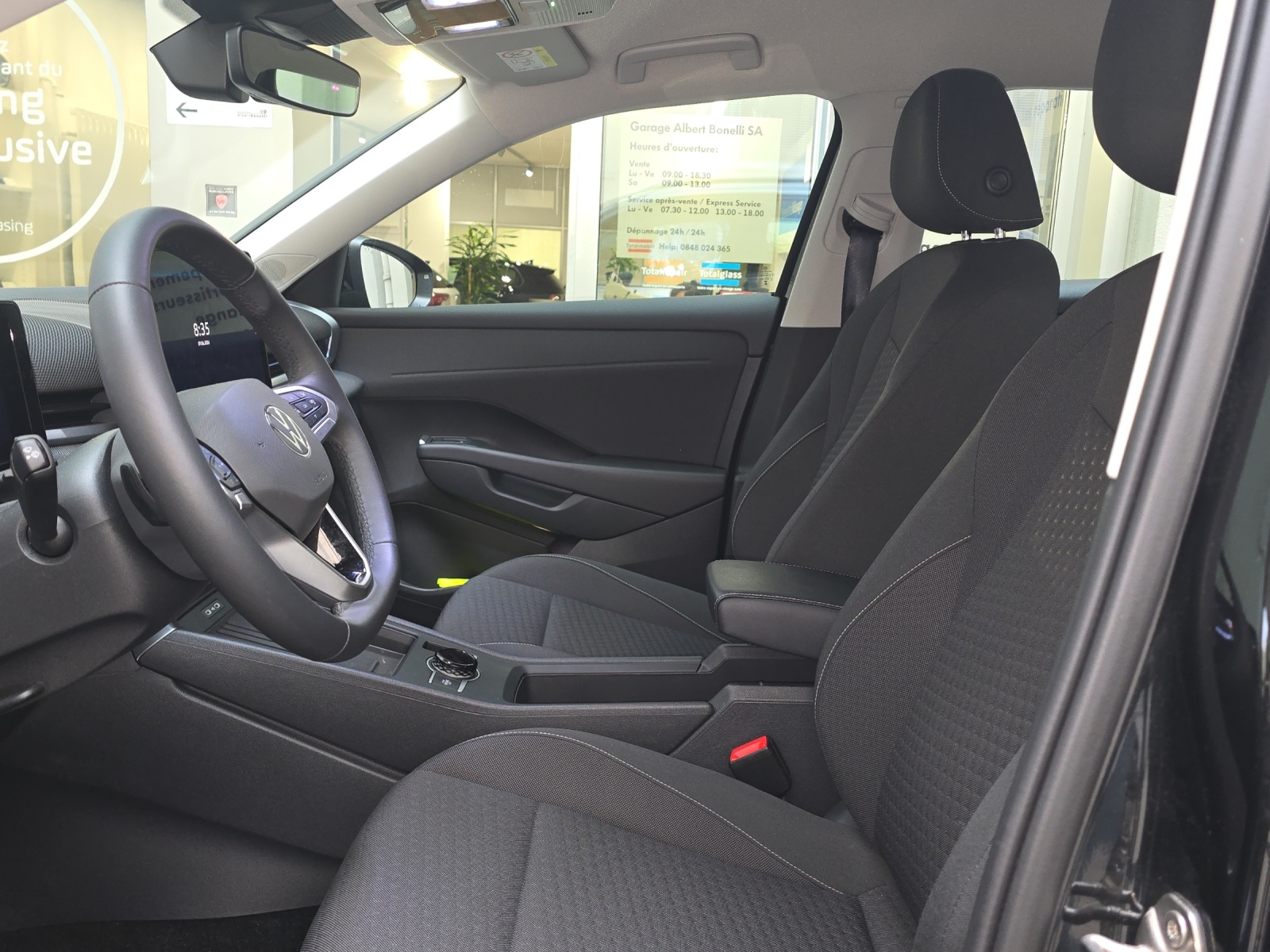 VW T-Roc 1.5 eTSI mHEV Life DSG-image-4