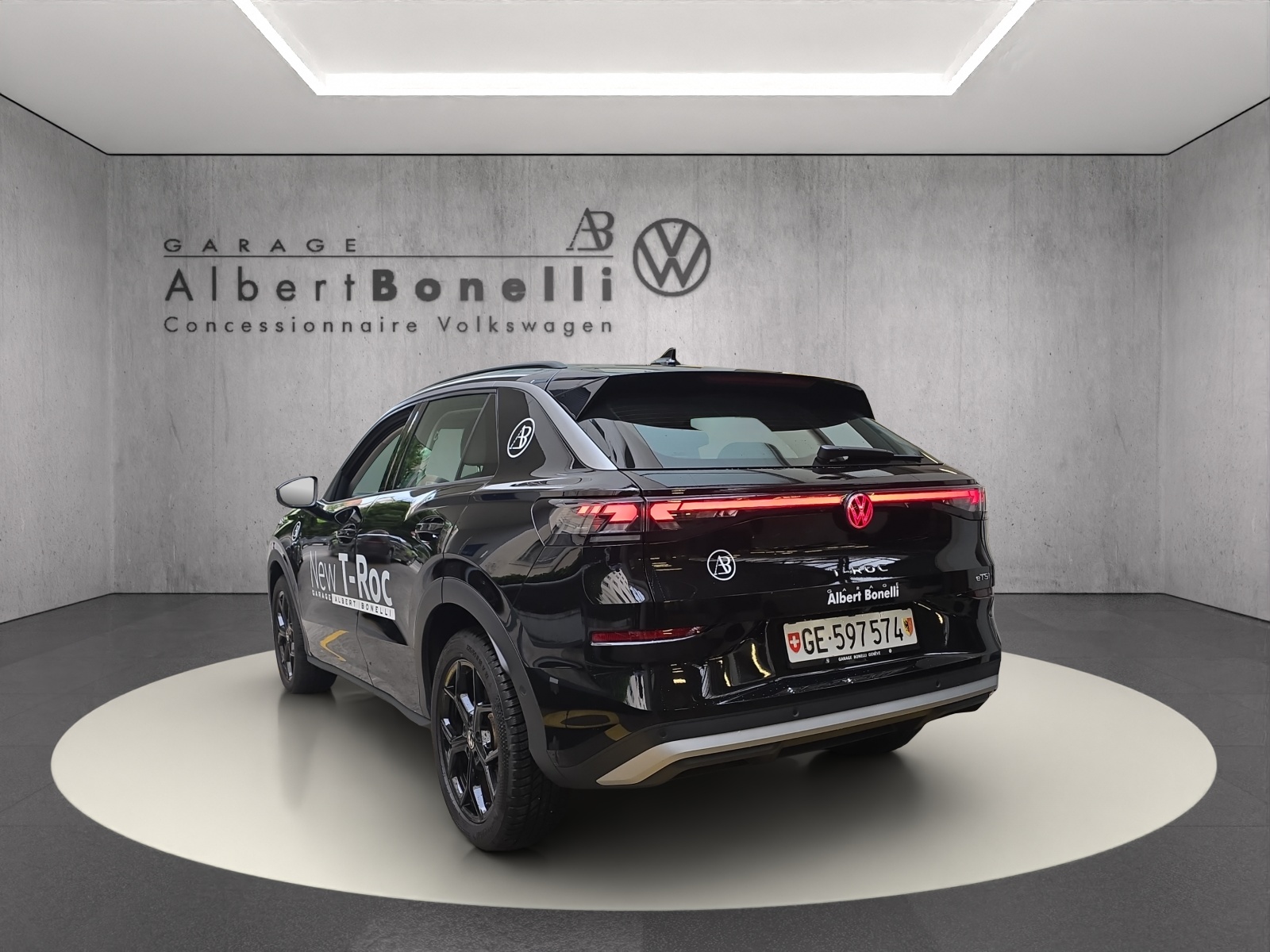 VW T-Roc 1.5 eTSI mHEV Life DSG-image-1