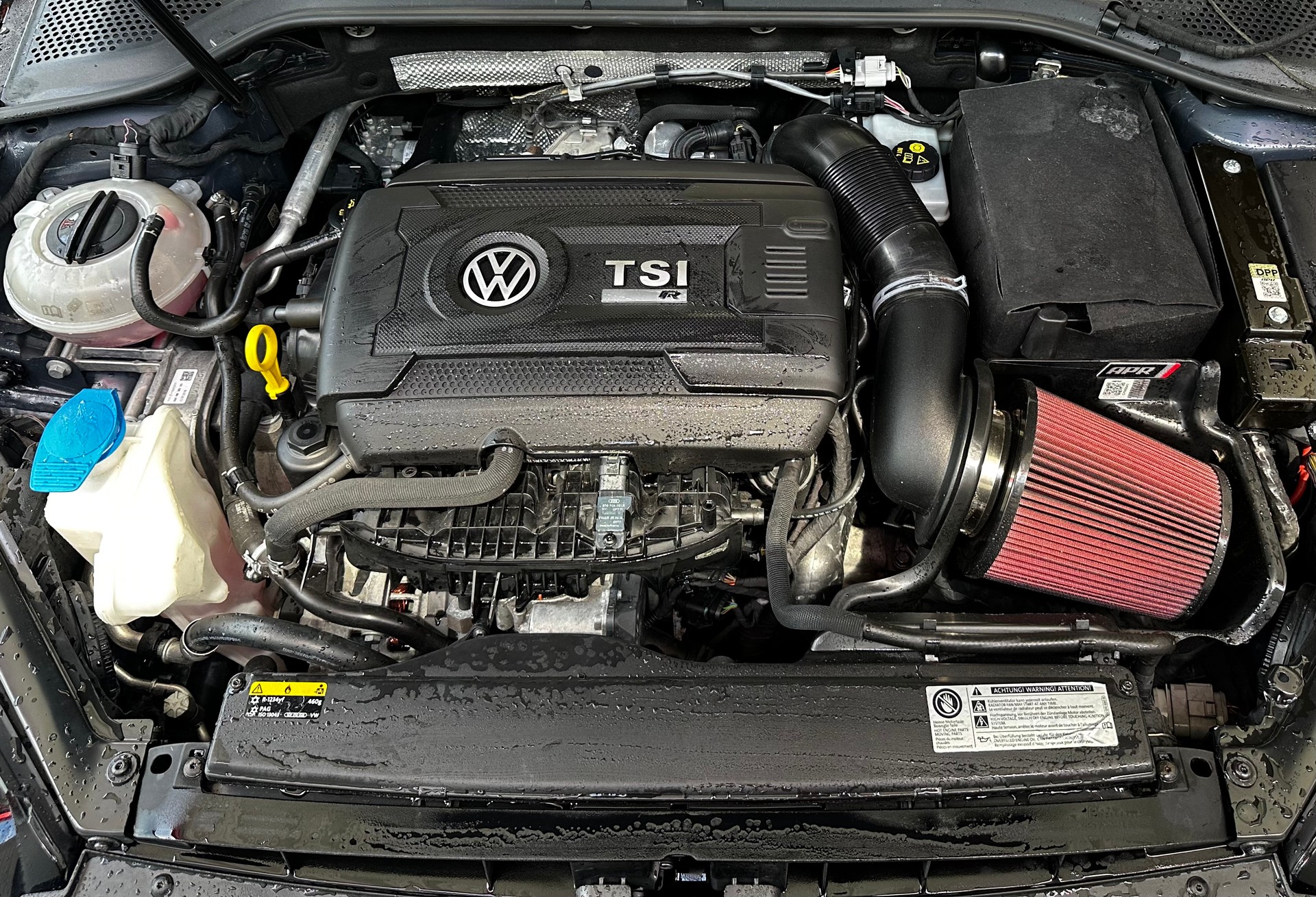 VW 2.0 TSI R 4motion-image-0