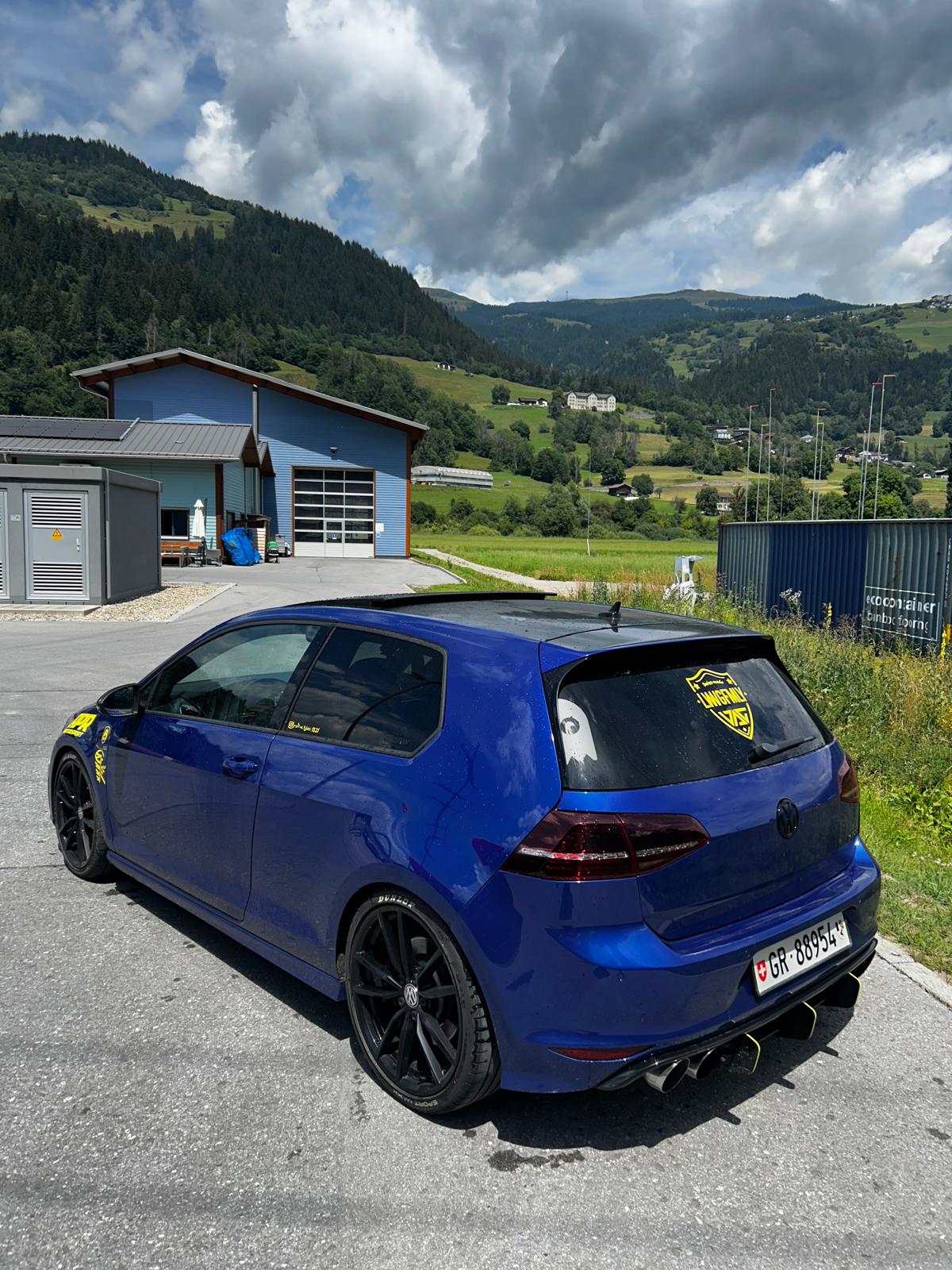 VW 2.0 TSI R 4motion-image-3